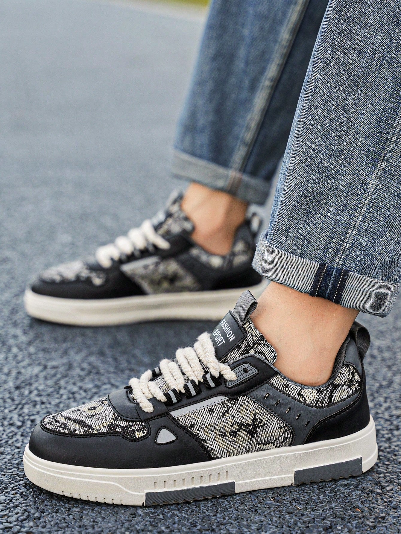 Tênis Masculino Street Casual Estampa Urbana Cadarço Reforçado Tênis Masculino Street Casual Estampa Urbana Cadarço