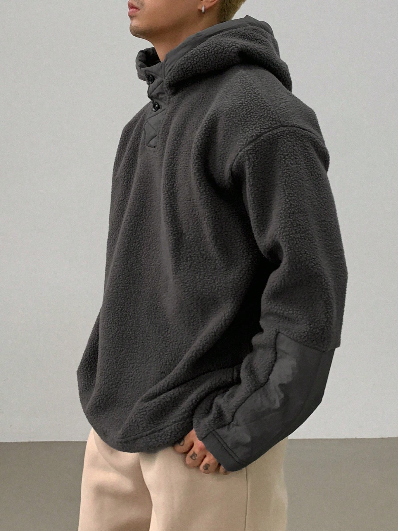 Moletom Masculino Forrado Com Capuz E Botões Moletom Masculino Forrado Com Capuz E Botões