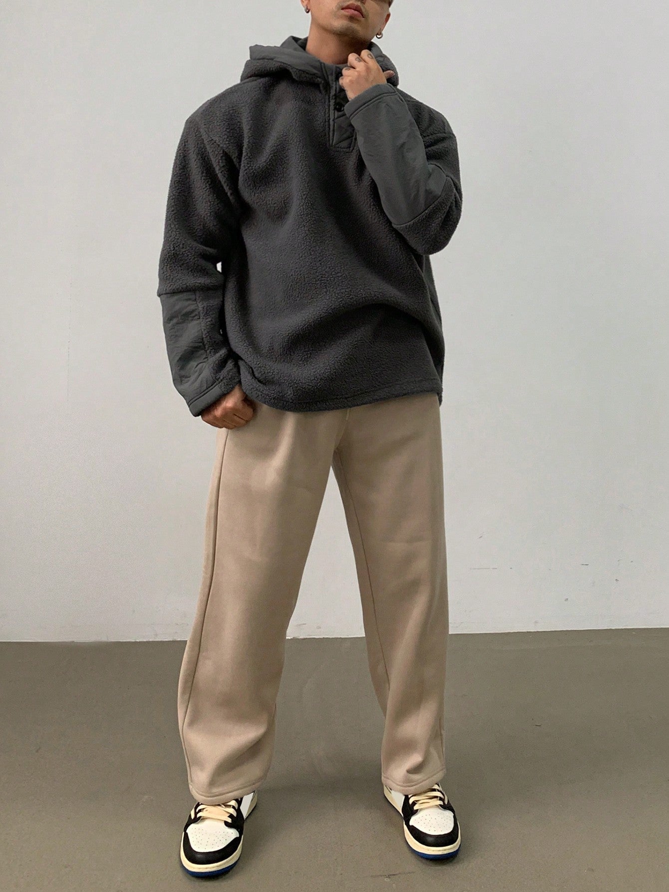 Moletom Masculino Forrado Com Capuz E Botões Moletom Masculino Forrado Com Capuz E Botões