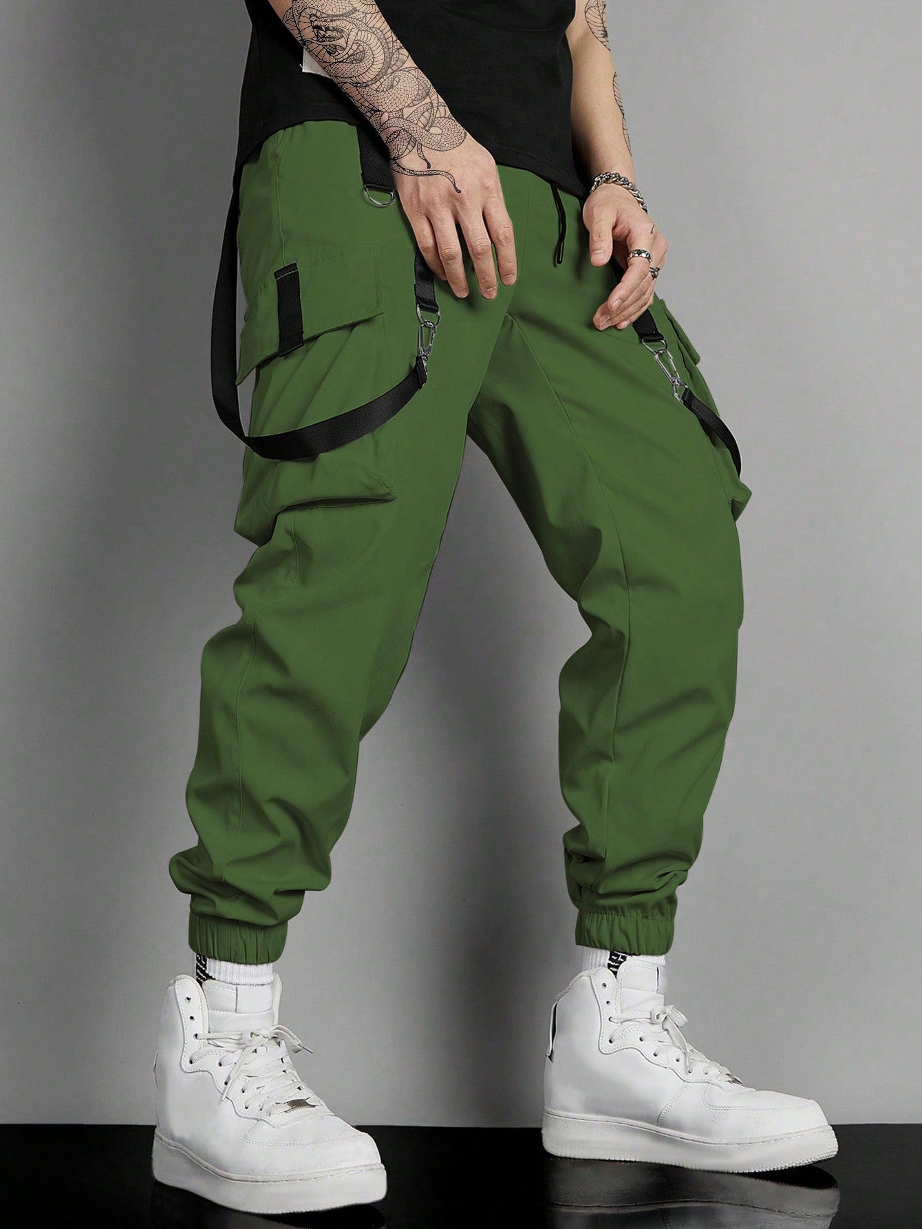 Calça Masculina Cargo Fivela E Bolsos Sobrepostos Estilo Urbano Calça Masculina Cargo Fivela E Bolsos Sobrepostos