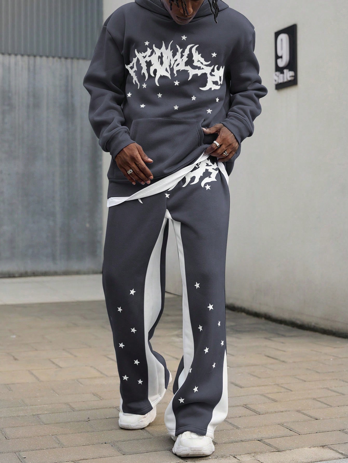 Conjunto Masculino Moletom Estampa Lettering E Calça Listrada Com Estrela Cinza / PP Conjunto Masculino Moletom Estampa