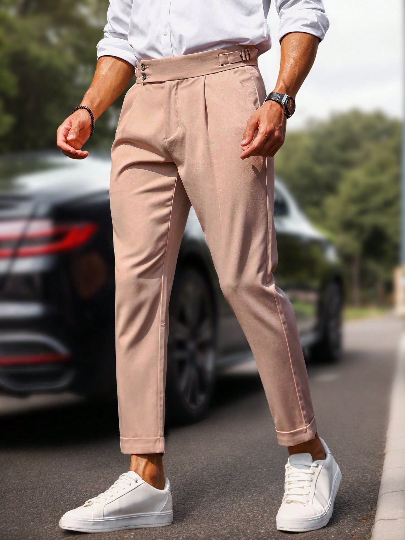 Calça Masculina Alfaiataria Com Cintura Alta E Detalhes De Pregas Calça Masculina Alfaiataria Com Cintura Alta E