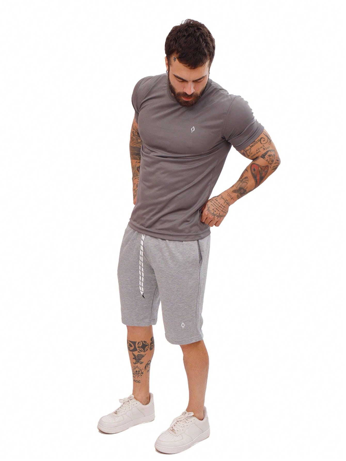 Bermuda Masculina Em Moletom Leve Com Cintura Ajustável Bermuda Masculina Em Moletom Leve Com Cintura Ajustável