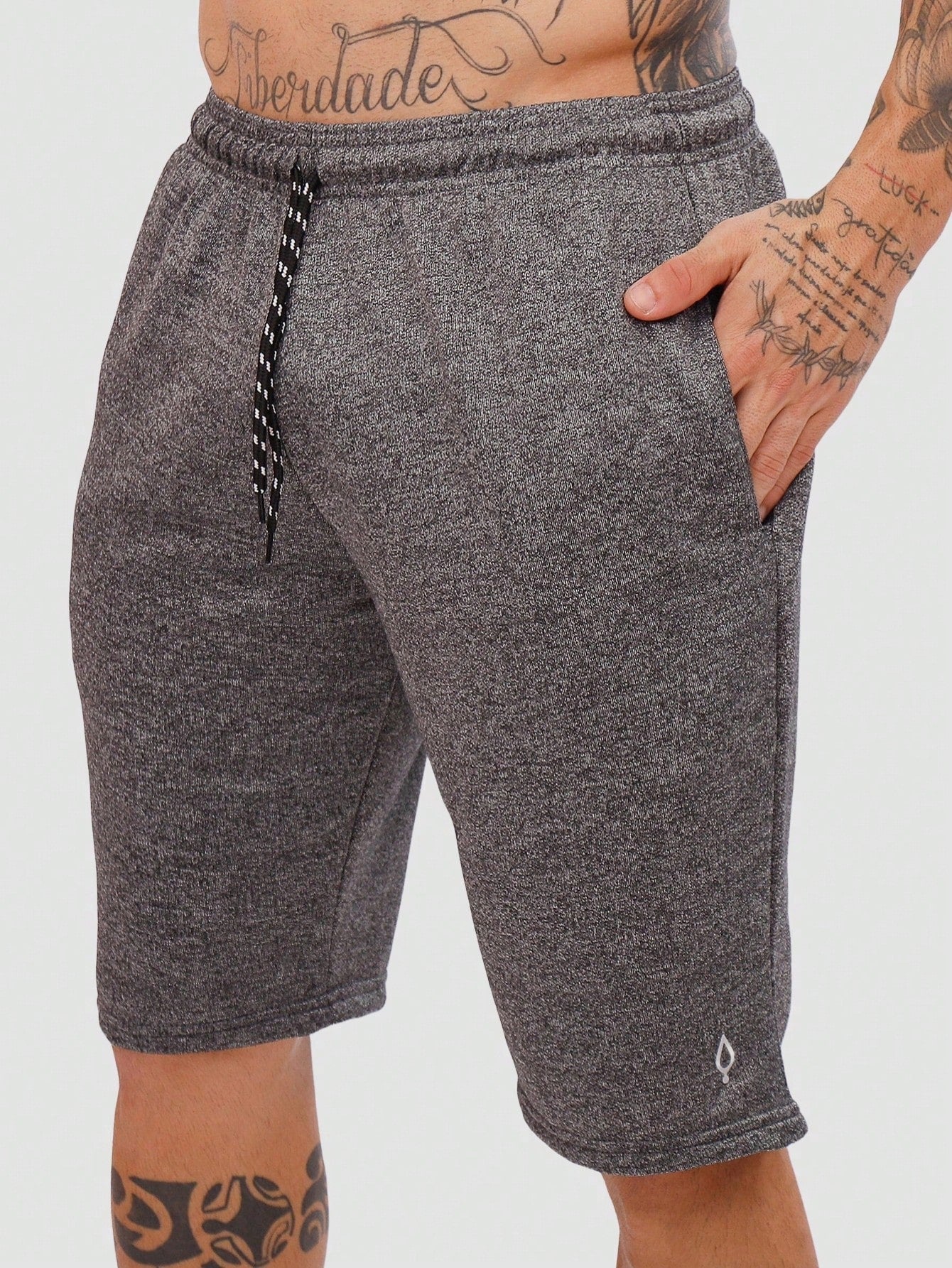 Bermuda Masculina Em Moletom Leve Com Cintura Ajustável Chumbo / PP Bermuda Masculina Em Moletom Leve Com Cintura