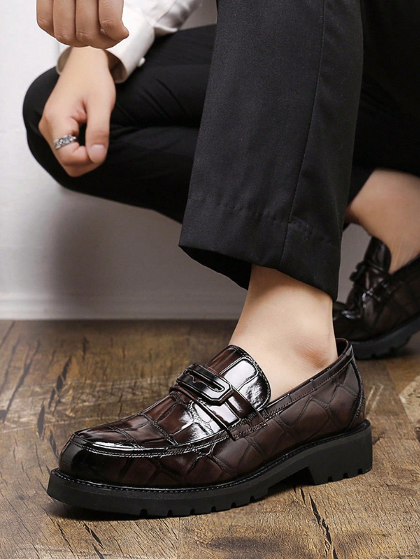 Sapato Masculino Loafer Croco Envernizado Solado Tratorado Sapato Masculino Loafer Croco Envernizado Solado Tratorado