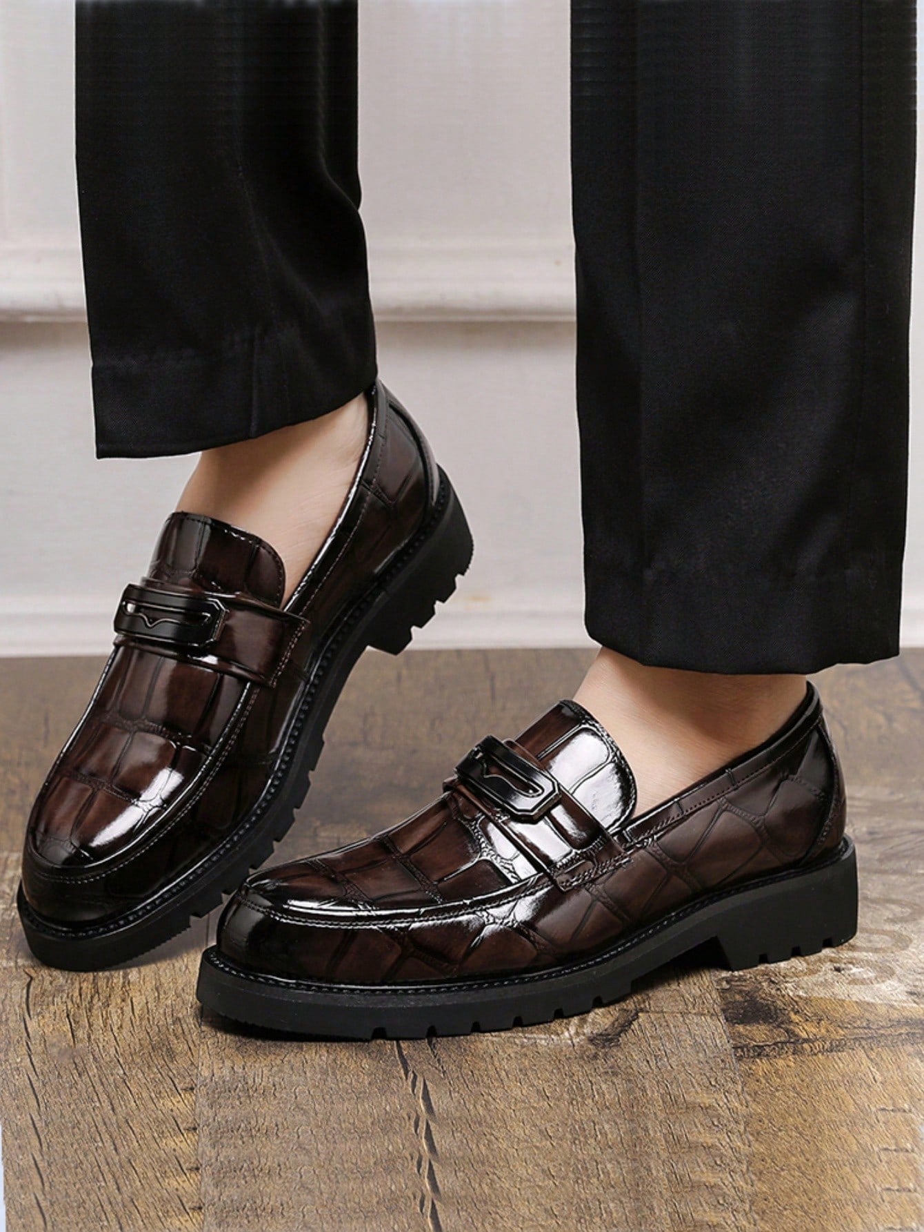 Sapato Masculino Loafer Croco Envernizado Solado Tratorado Sapato Masculino Loafer Croco Envernizado Solado Tratorado