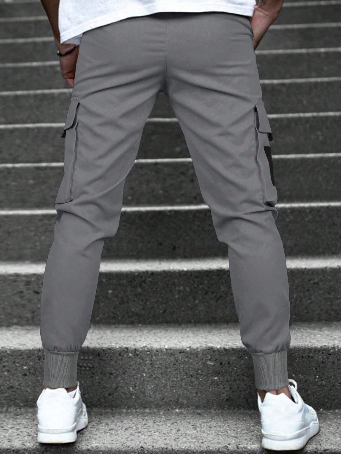 Calça Masculina Cargo Solta Bolsos Sobrepostos E Blocos De Cor Calça Masculina Cargo Solta Bolsos Sobrepostos E Blocos