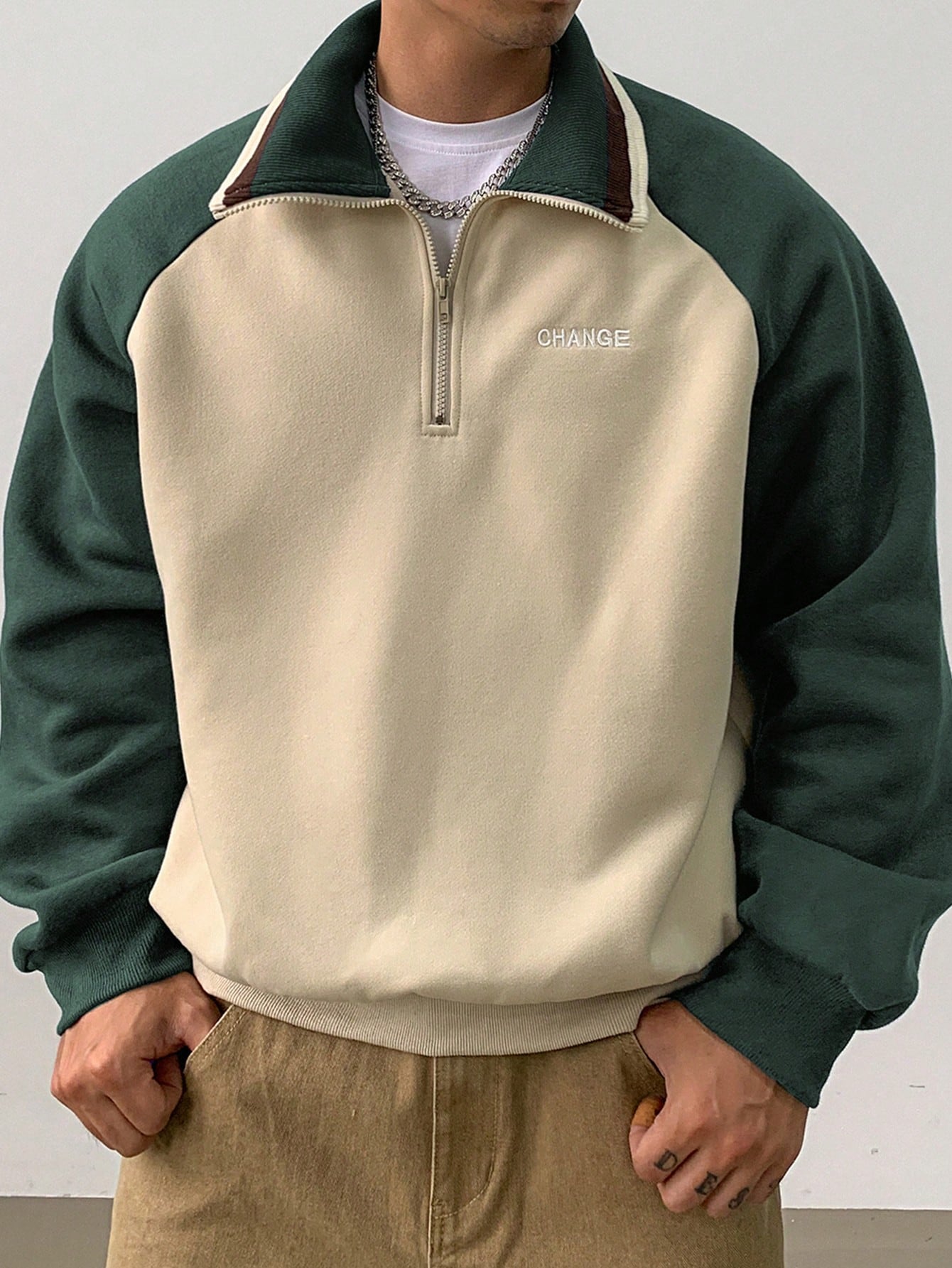 Moletom Masculino Bicolor Com Zíper Gola Alta Verde Militar / PP Moletom Masculino Bicolor Com Zíper Gola Alta