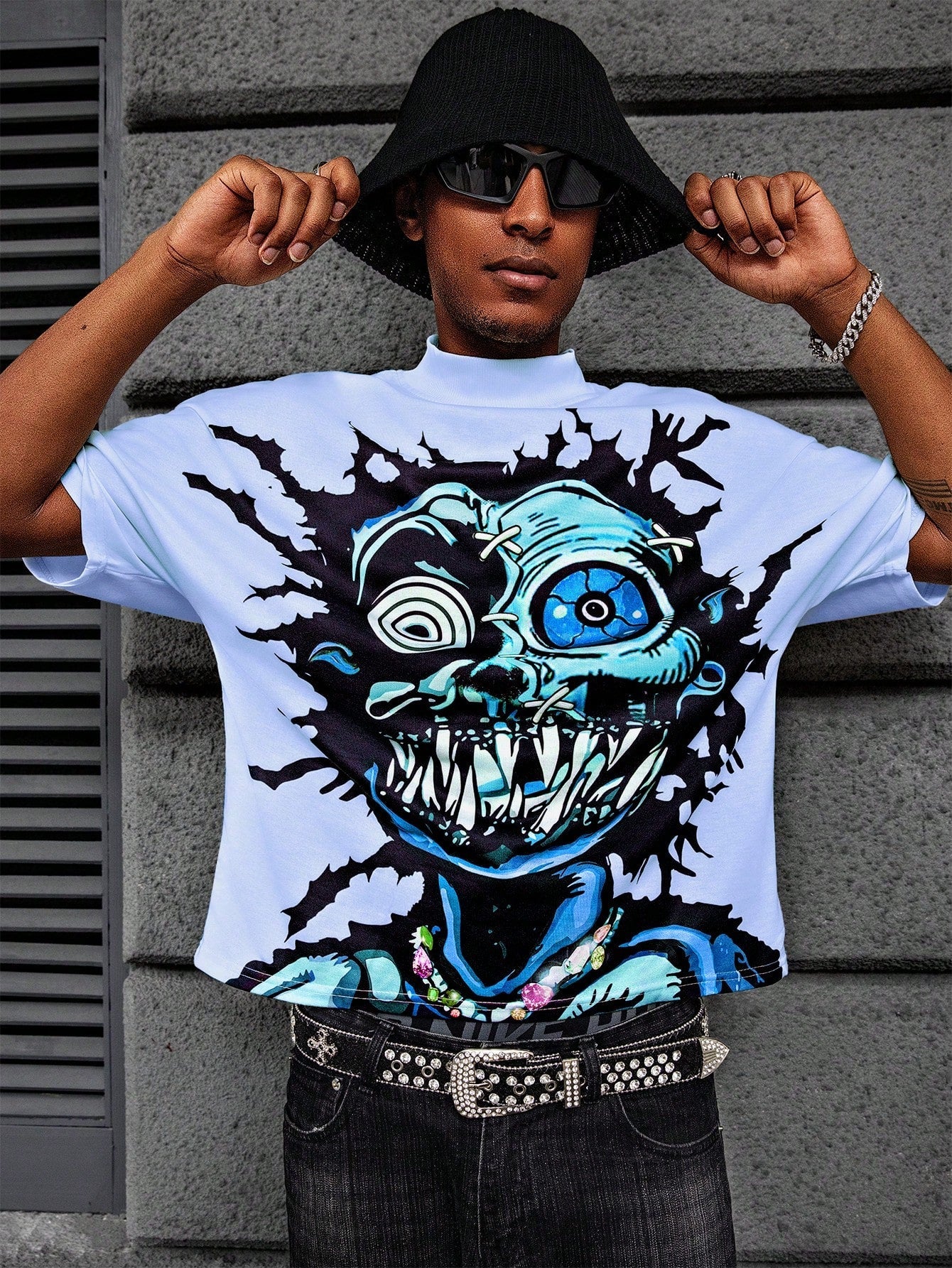 Camiseta Masculina Oversized Estampa Urbana Estilo Zumbi Azul / PP Camiseta Masculina Oversized Estampa Urbana Estilo