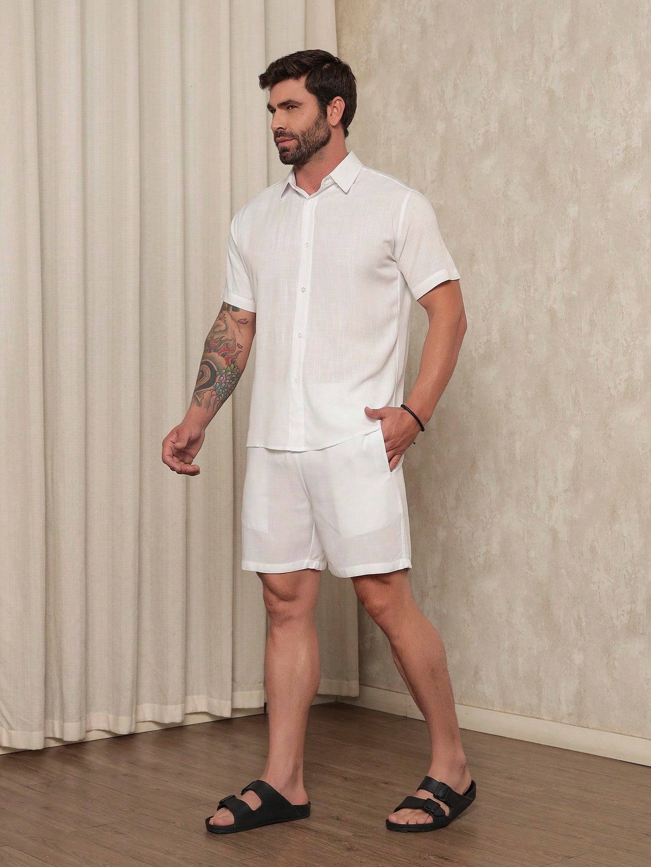 Conjunto Masculino Camisa De Botão E Shorts Tecido Leve Conjunto Masculino Camisa De Botão E Shorts Tecido Leve