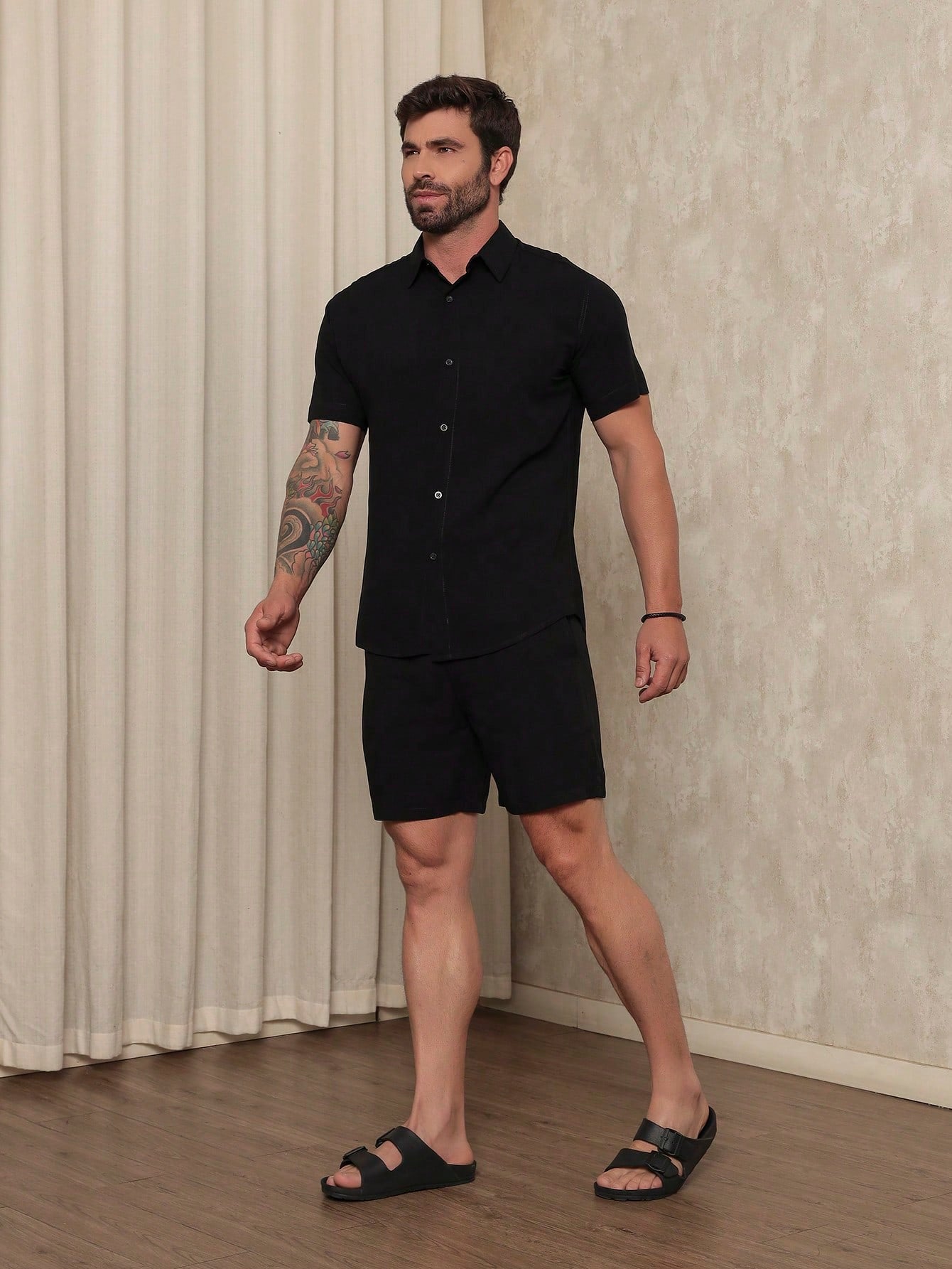 Conjunto Masculino Camisa De Botão E Shorts Tecido Leve Conjunto Masculino Camisa De Botão E Shorts Tecido Leve