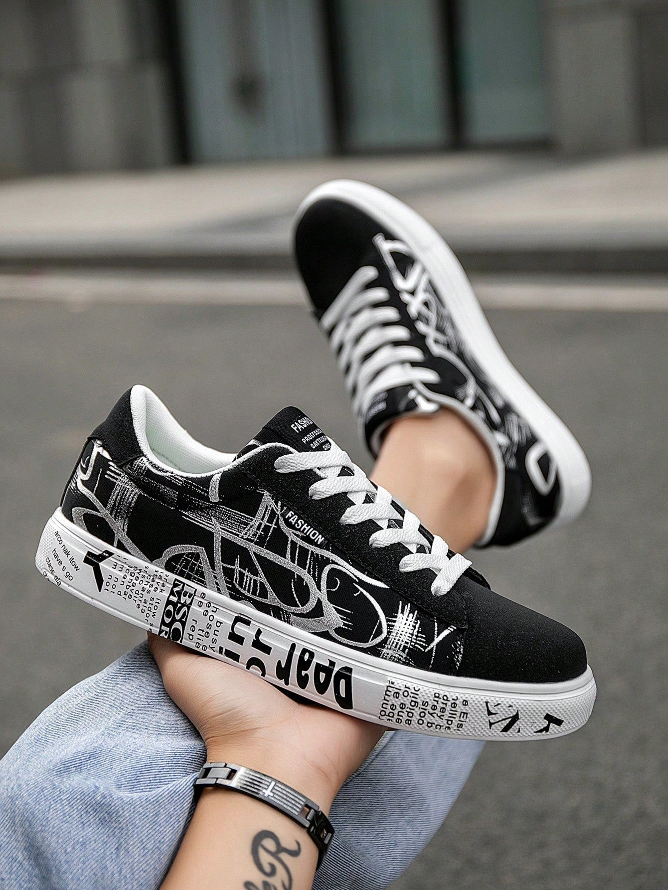 Tênis Masculino Estampado Street Solado Grafitado Estiloso Tênis Masculino Estampado Street Solado Grafitado Estiloso