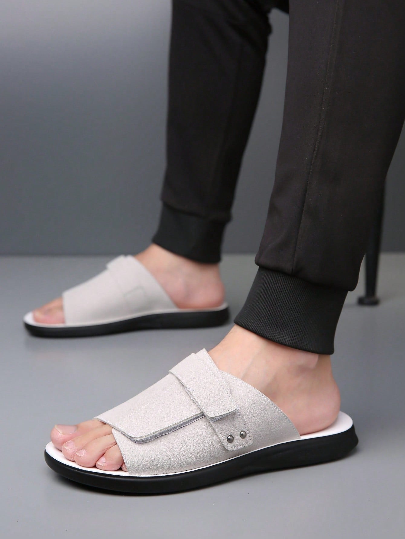 Chinelo Masculino Slide Confortável Para Praia E Academia Chinelo Masculino Slide Confortável Para Praia E Academia