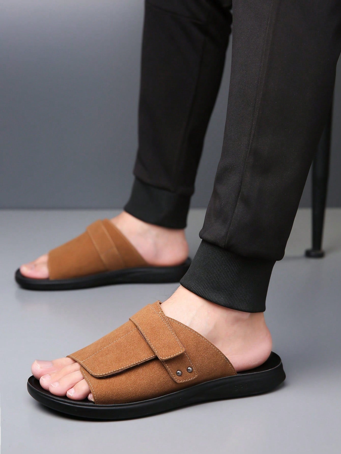 Chinelo Masculino Slide Confortável Para Praia E Academia Chinelo Masculino Slide Confortável Para Praia E Academia