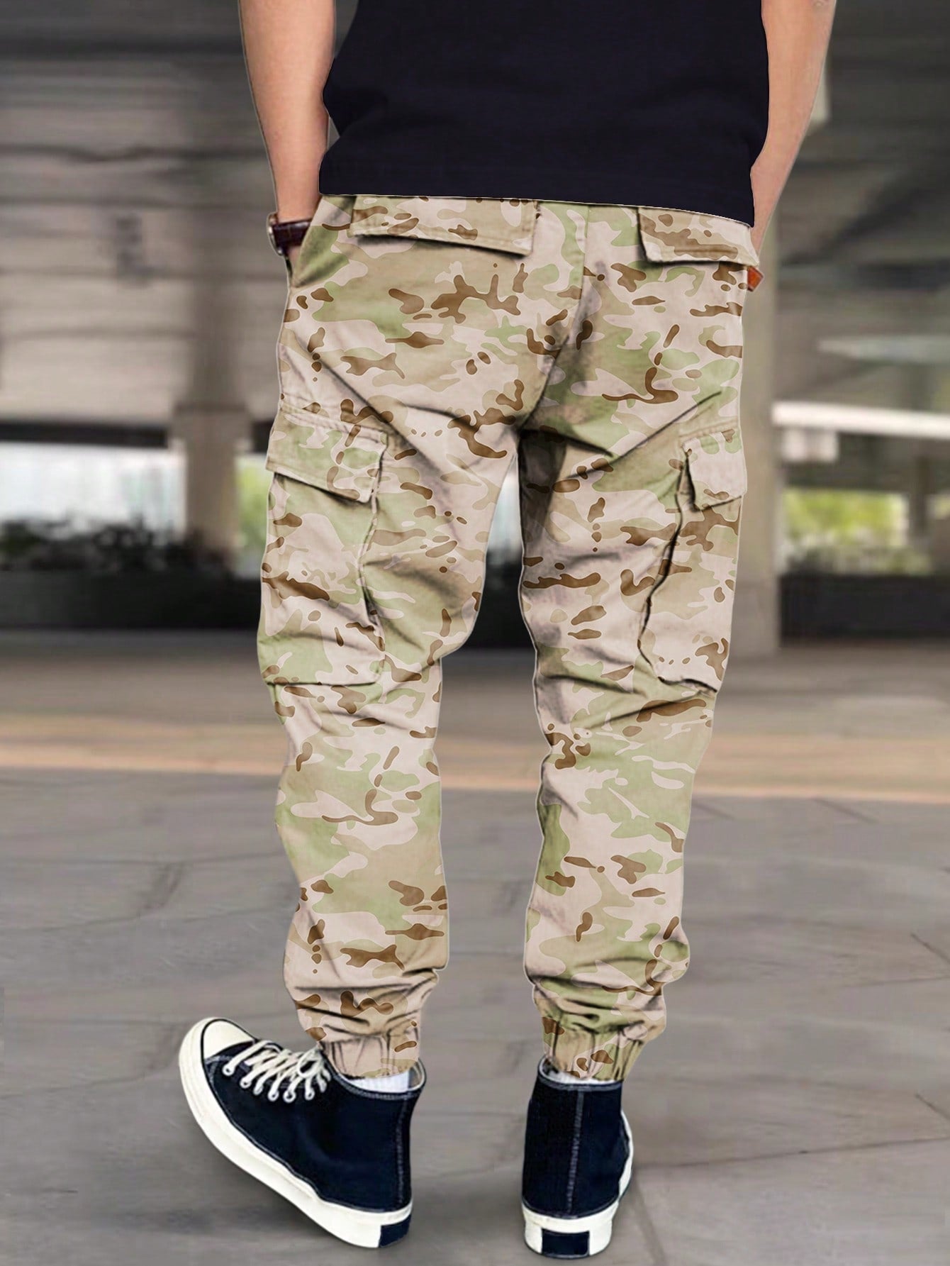 Calça Masculina Casual Com Estampa Completa E Bolsos Funcionais Calça Masculina Casual Com Estampa Completa E Bolsos