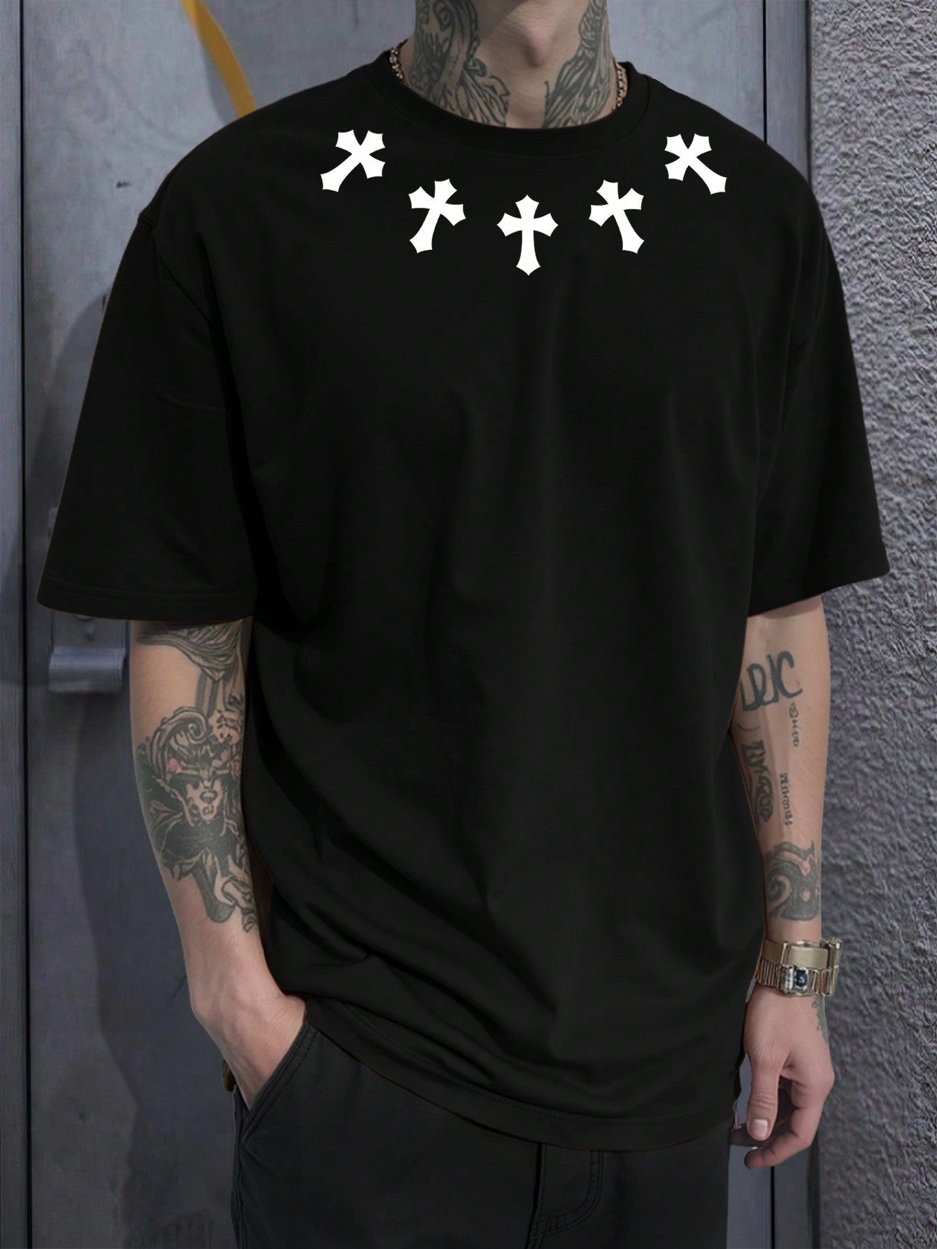 Camiseta Masculina Oversized Estampa De Cruz No Peito Preto / PP Camiseta Masculina Oversized Estampa De Cruz No Peito
