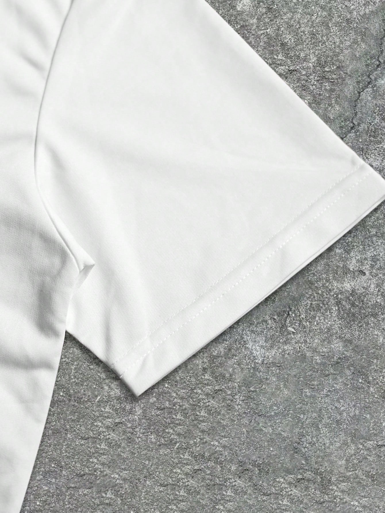 Camiseta Masculina Oversized Estampa Boca Dentes Dourados Camiseta Masculina Oversized Estampa Boca Dentes Dourados