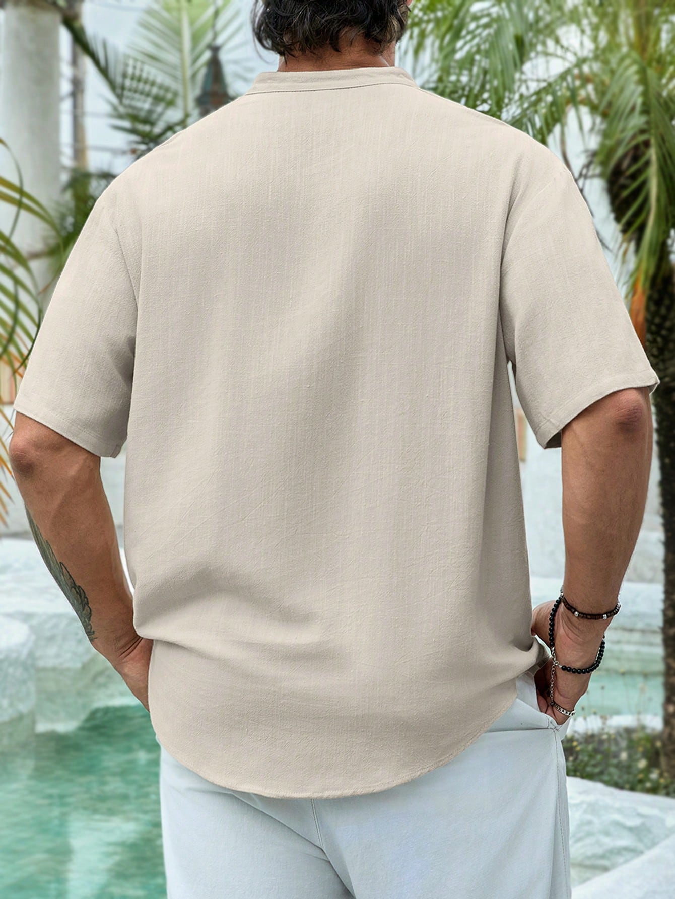 Camisa Masculina Gola Padre Botões Laterais Caimento Leve Camisa Masculina Gola Padre Botões Laterais Caimento Leve