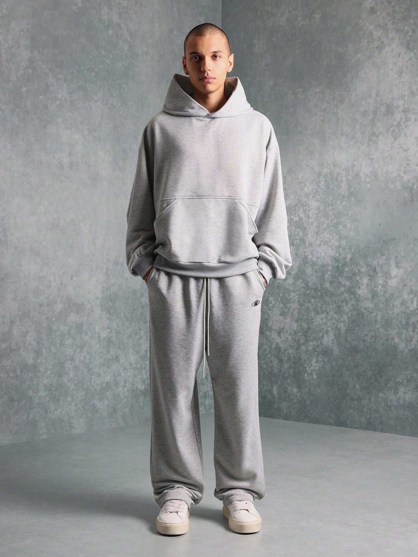 Conjunto Masculino Moletom Ajustado Com Capuz E Calça Corte Reto Cinza / PP Conjunto Masculino Moletom Ajustado Com