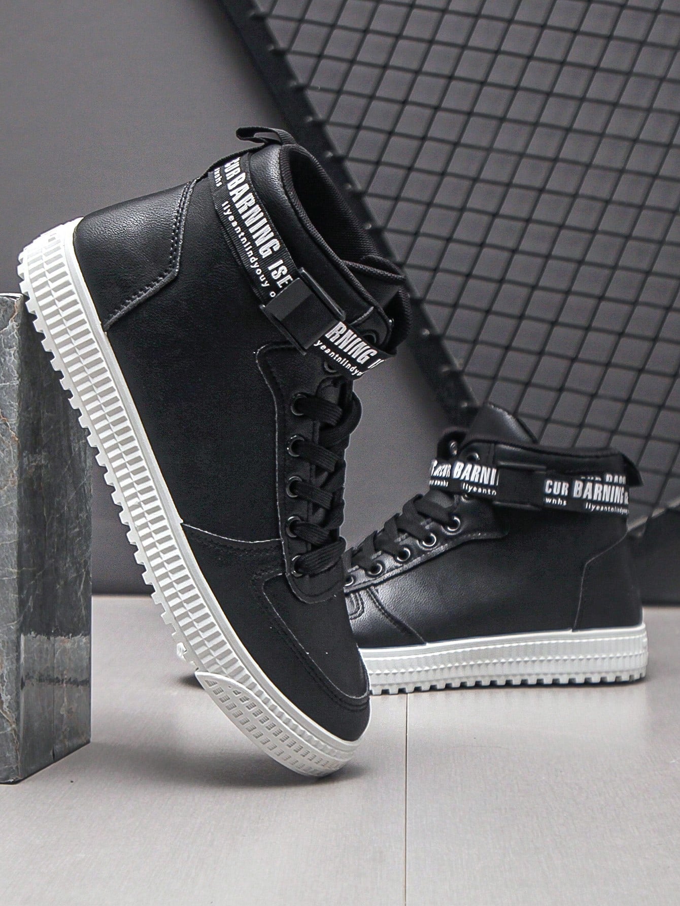 Tênis Masculino Cano Alto Street Solado Tratorado Tênis Masculino Cano Alto Street Solado Tratorado