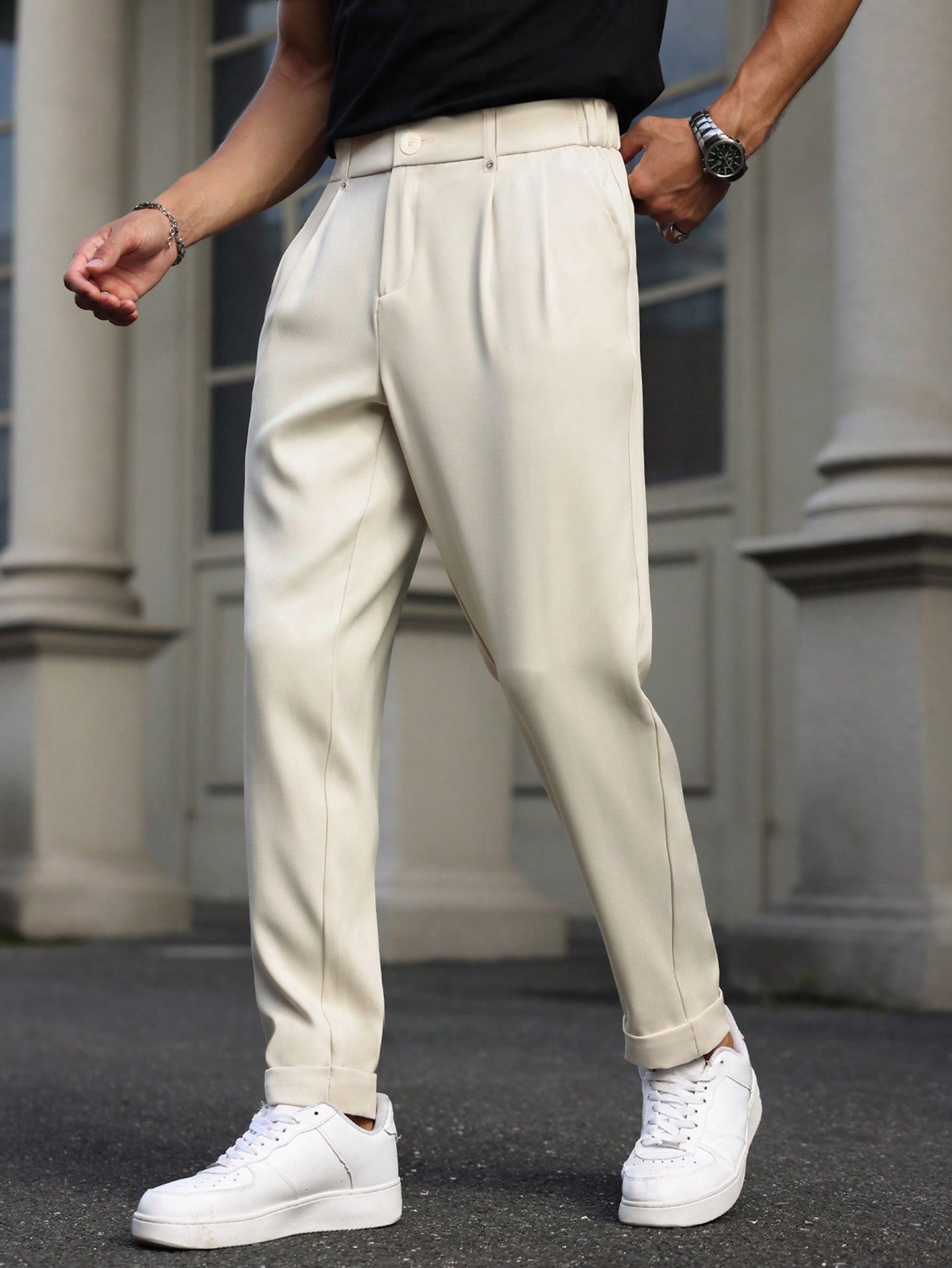 Calça Masculina Alfaiataria Com Pregas Frontais E Cinto Integrado Calça Masculina Alfaiataria Com Pregas Frontais E