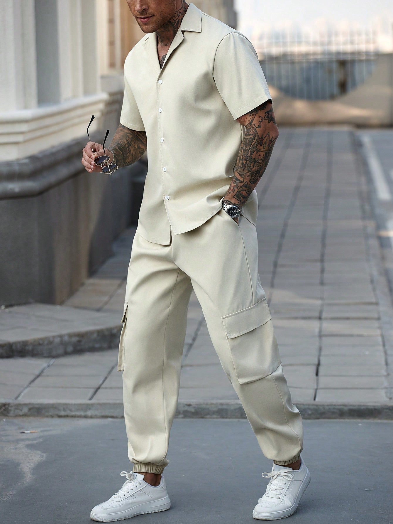 Conjunto Masculino Camisa Manga Curta E Calça Utilitária Com Bolsos Conjunto Masculino Camisa Manga Curta E Calça