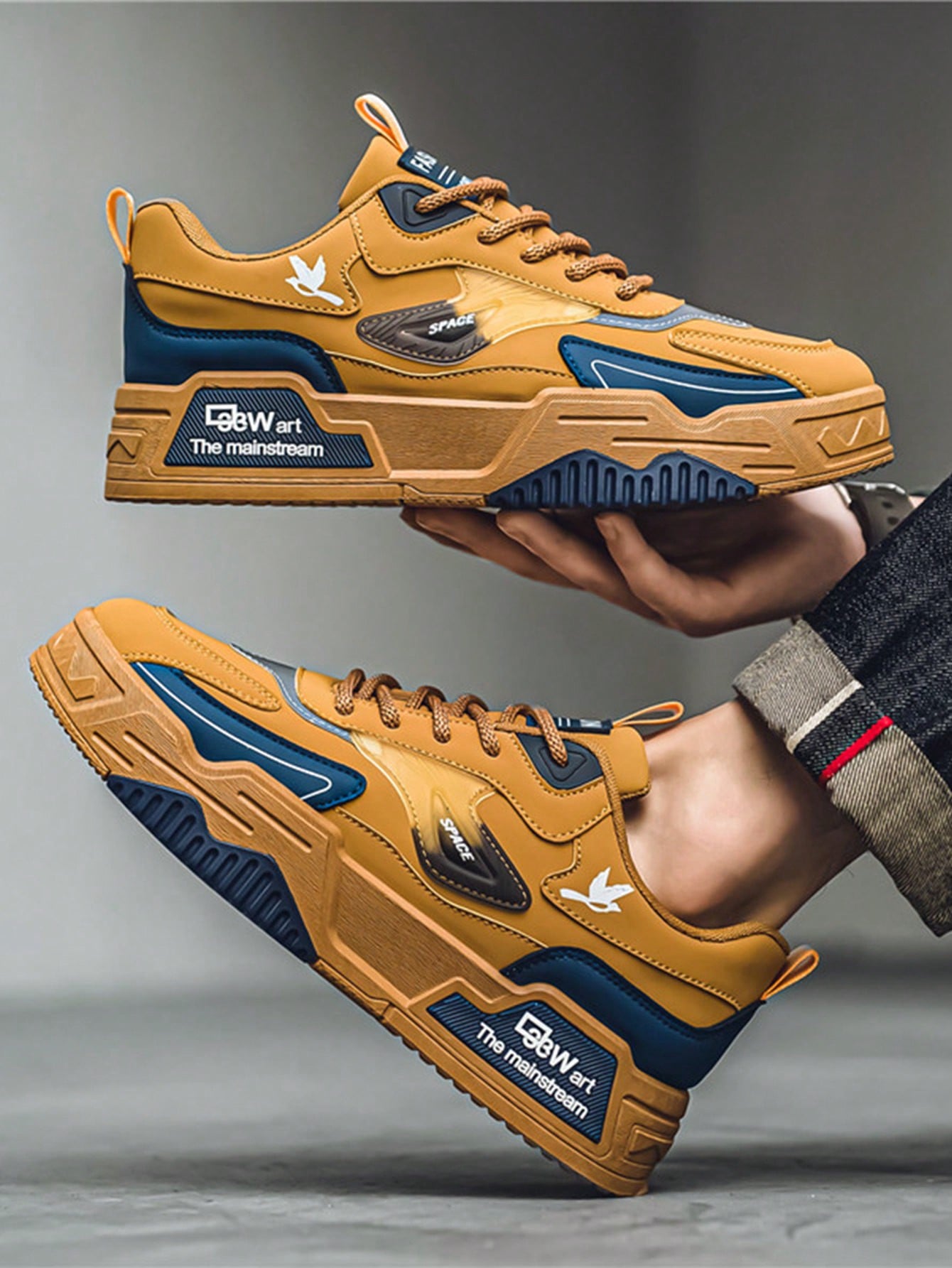 Tênis Masculino Estilo Street Detalhes em Alto-Relevo Caqui / 36 Tênis Masculino Estilo Street Detalhes em Alto-Relevo