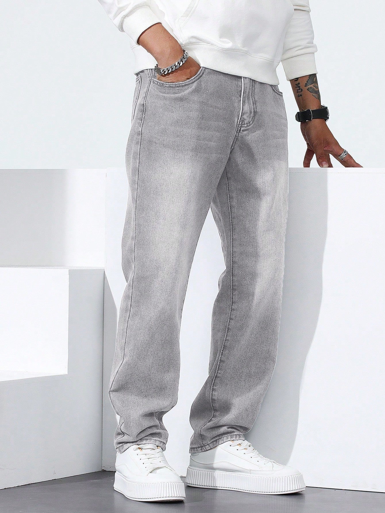 Calça Masculina Jeans Reta Com Caimento Solto E Bolsos Funcionais Calça Masculina Jeans Reta Com Caimento Solto E