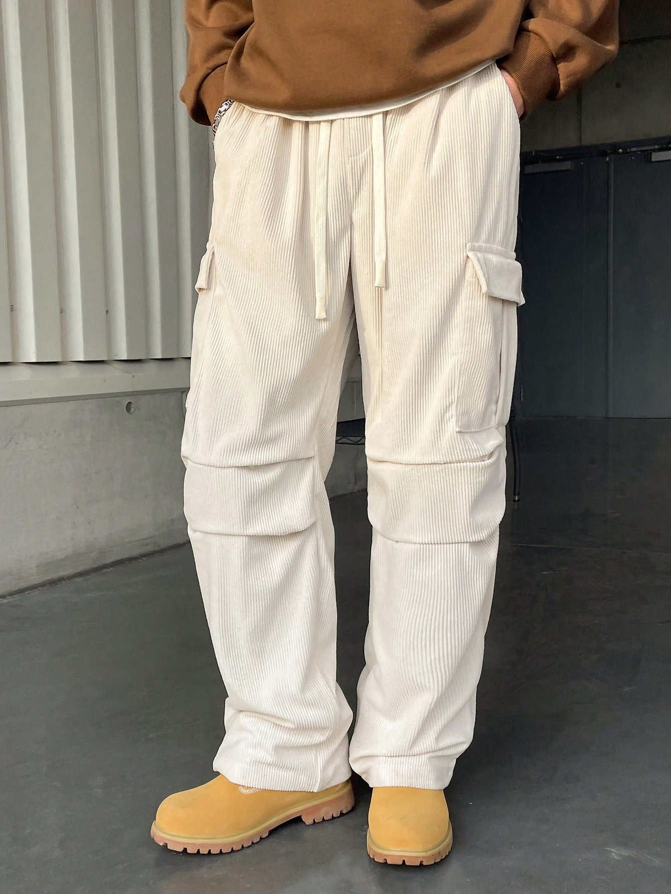 Calça Masculina Cargo De Sarja Com Estilo Urbano Moderno Bege / PP Calça Masculina Cargo De Sarja Com Estilo Urbano