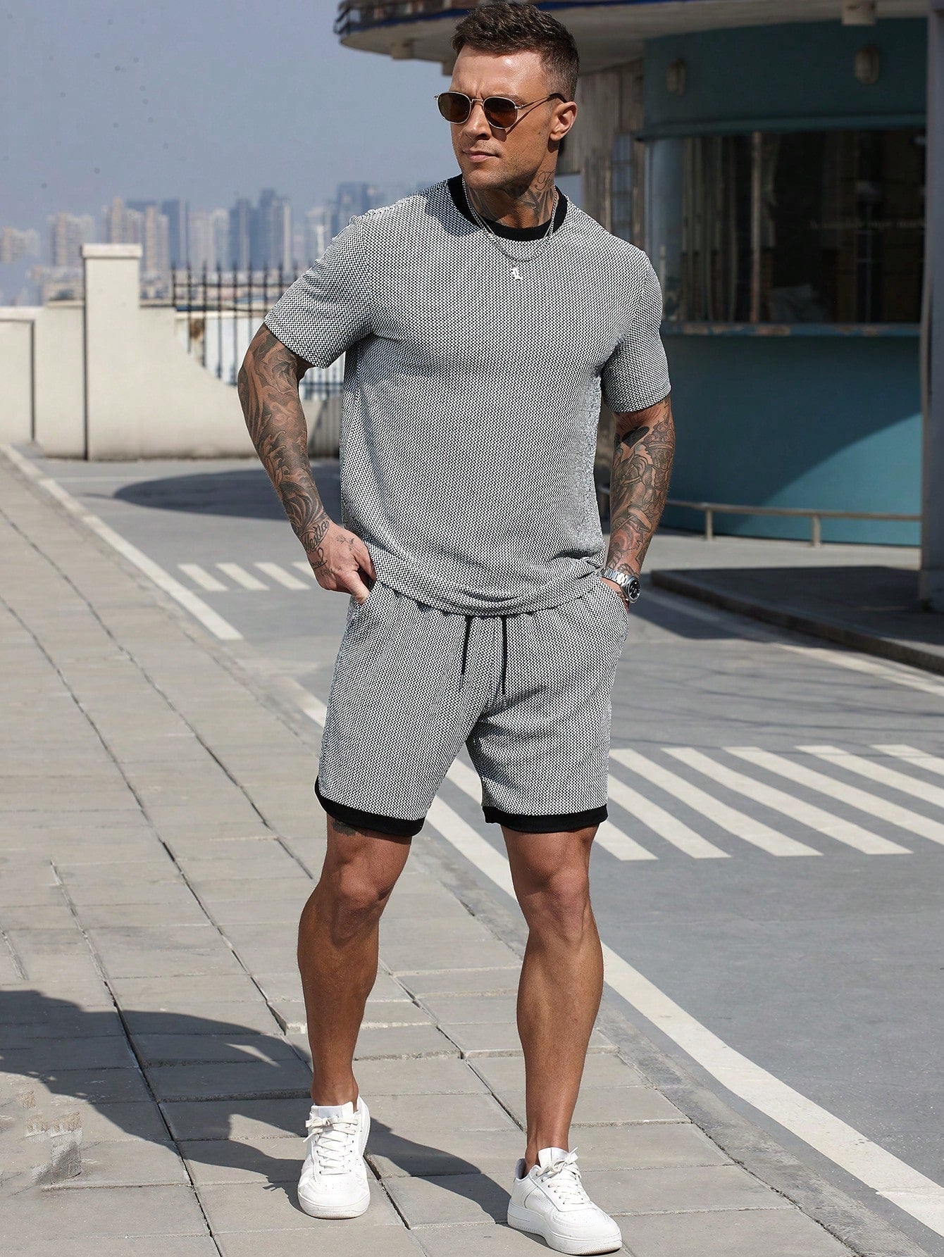 Conjunto Masculino Camiseta Estampada E Shorts Cós Ajustável Cinza / PP Conjunto Masculino Camiseta Estampada E Shorts