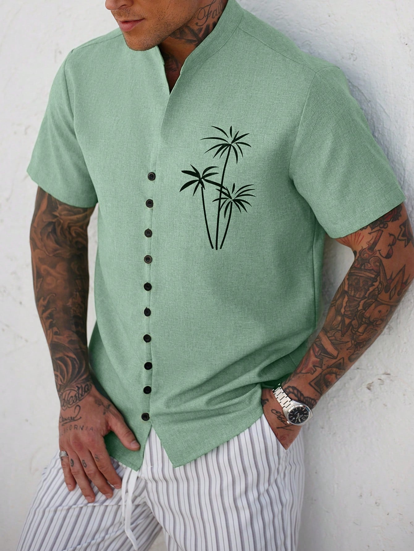 Camisa Masculina Gola Padre Estampa Tropical Botões Frontais Verde / PP Camisa Masculina Gola Padre Estampa Tropical