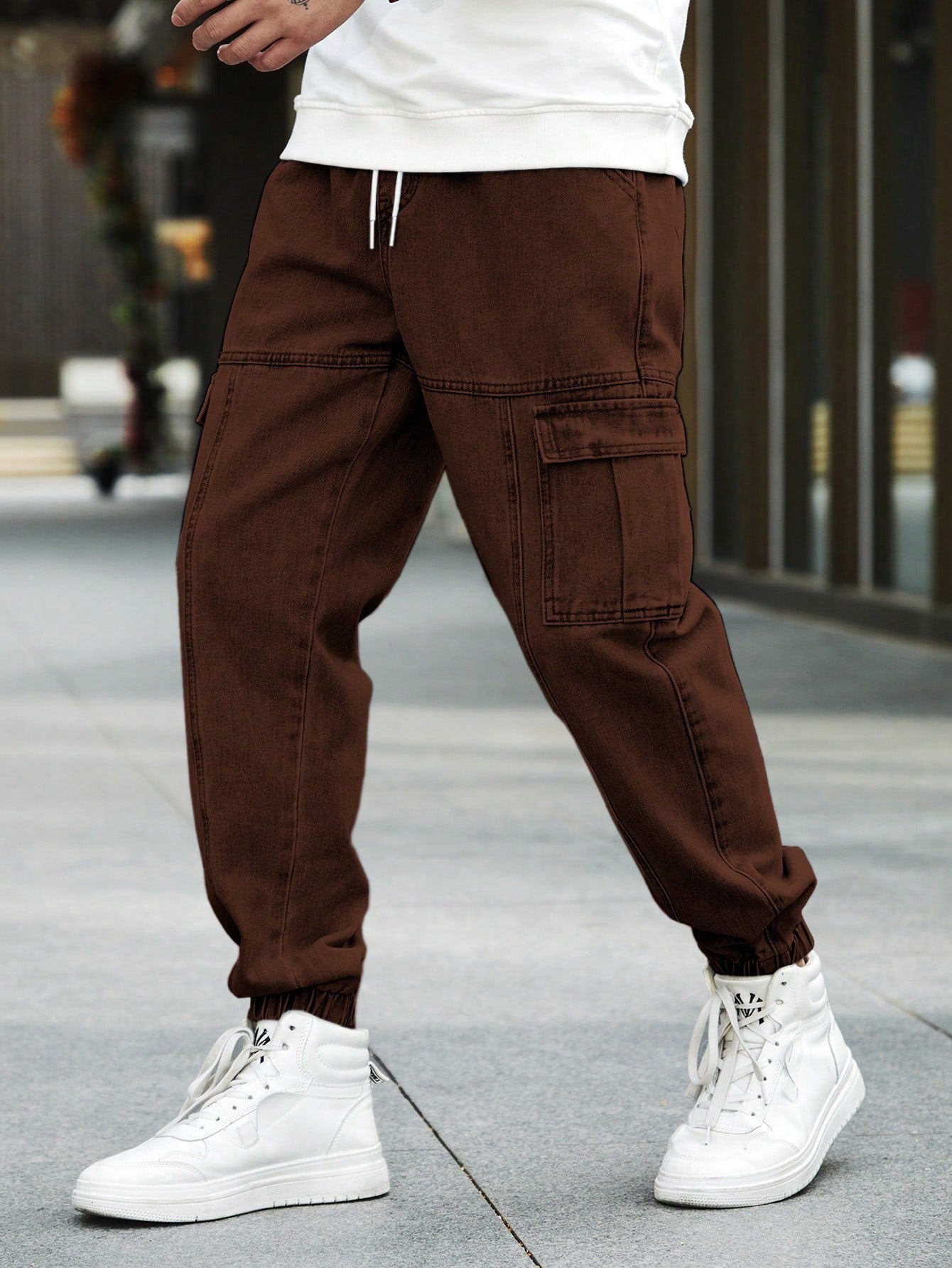 Calça Masculina Cargo Jogger Com Bolsos Laterais E Cordão Ajustável Café / PP Calça Masculina Cargo Jogger Com Bolsos