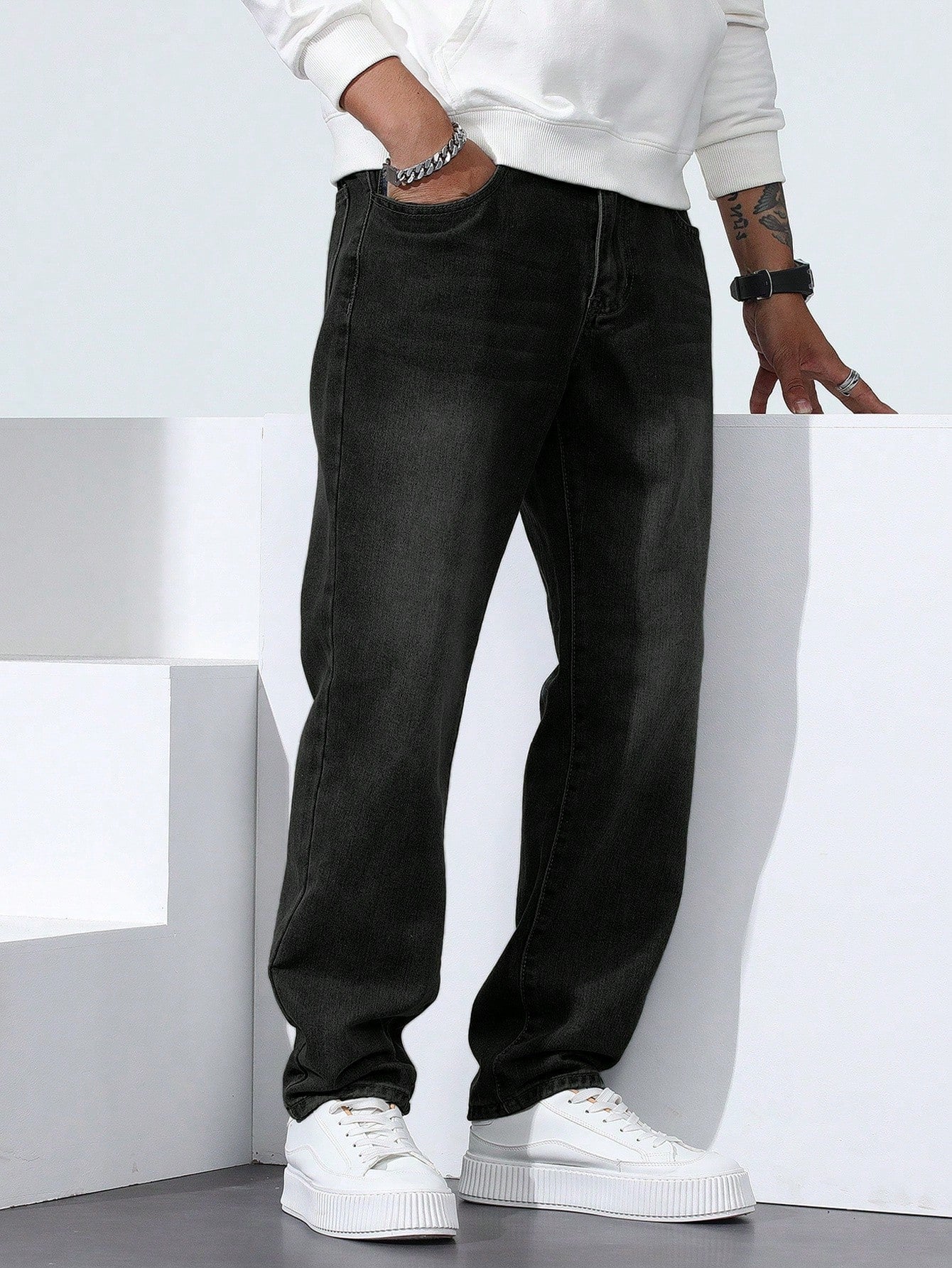 Calça Masculina Jeans Reta Com Caimento Solto E Bolsos Funcionais Calça Masculina Jeans Reta Com Caimento Solto E