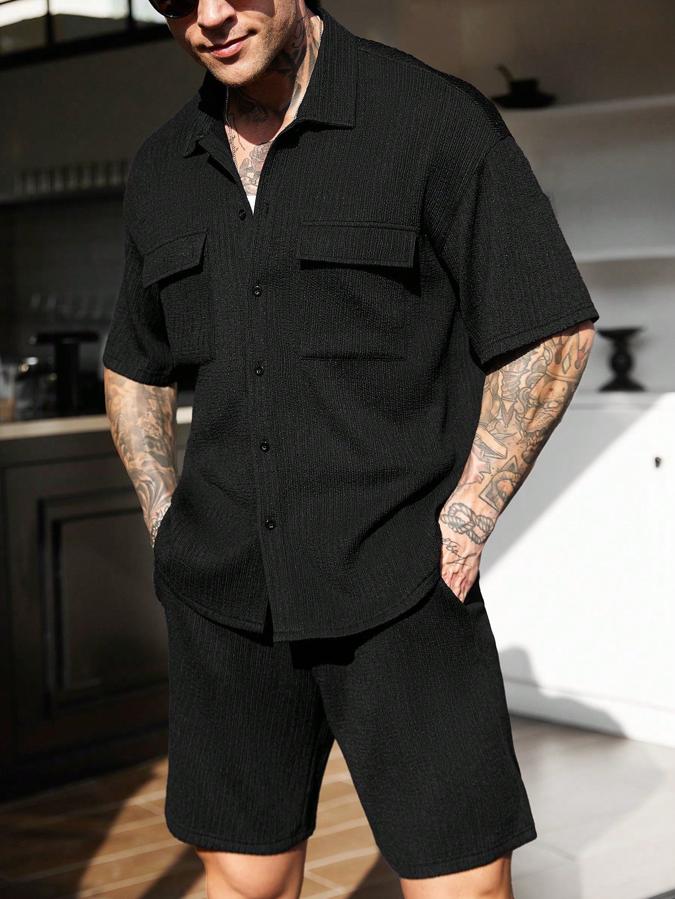 Conjunto Masculino Camisa Com Botões E Shorts Confortáveis Preto / PP Conjunto Masculino Camisa Com Botões E Shorts