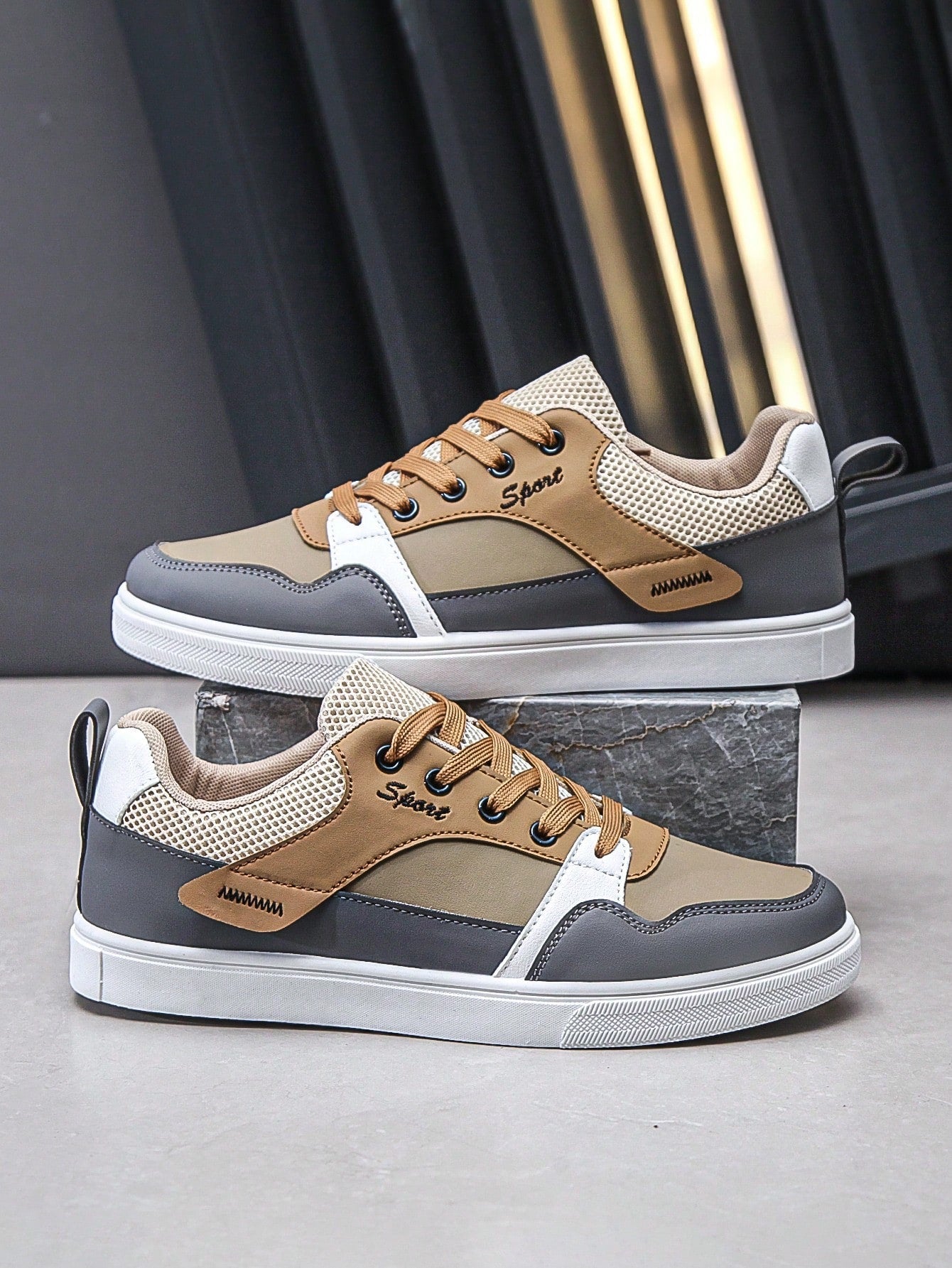 Tênis Masculino Casual Estilo Street com Recortes Modernos Tênis Masculino Casual Estilo Street com Recortes Modernos