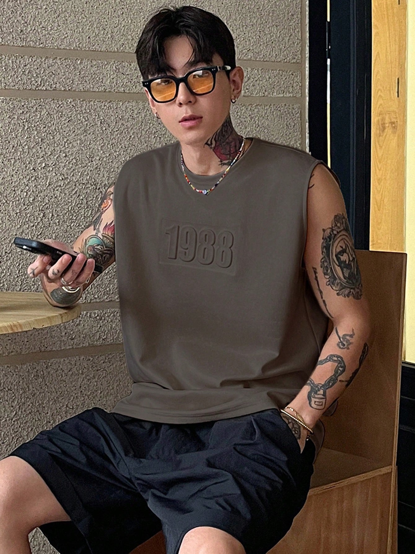 Camiseta Regata Masculina Gola Redonda Estampa De Letras Chumbo / PP Camiseta Regata Masculina Gola Redonda Estampa De