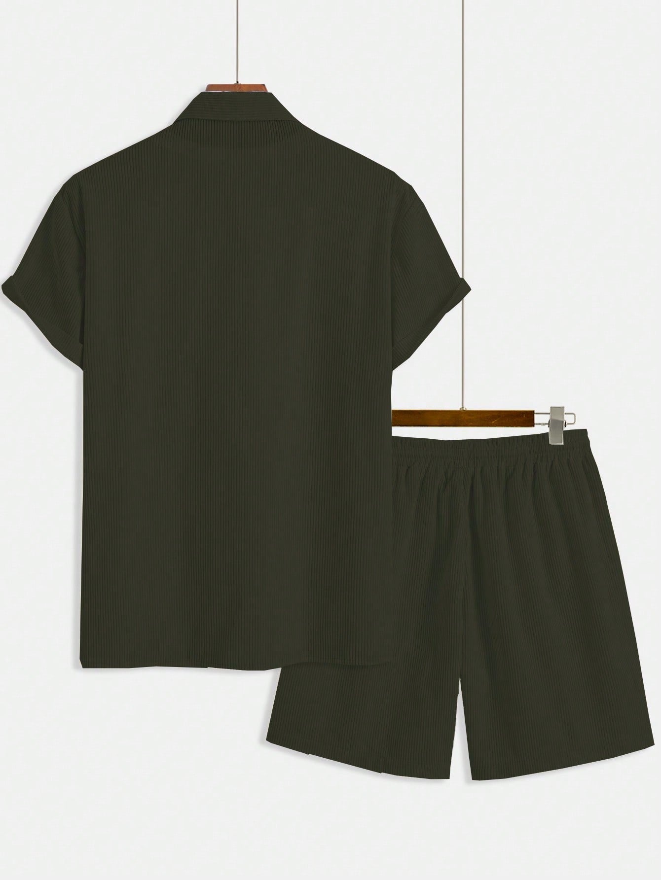 Conjunto Masculino Camisa Texturizada Gola Lapela E Shorts Com Cordão Conjunto Masculino Camisa Texturizada Gola Lapela