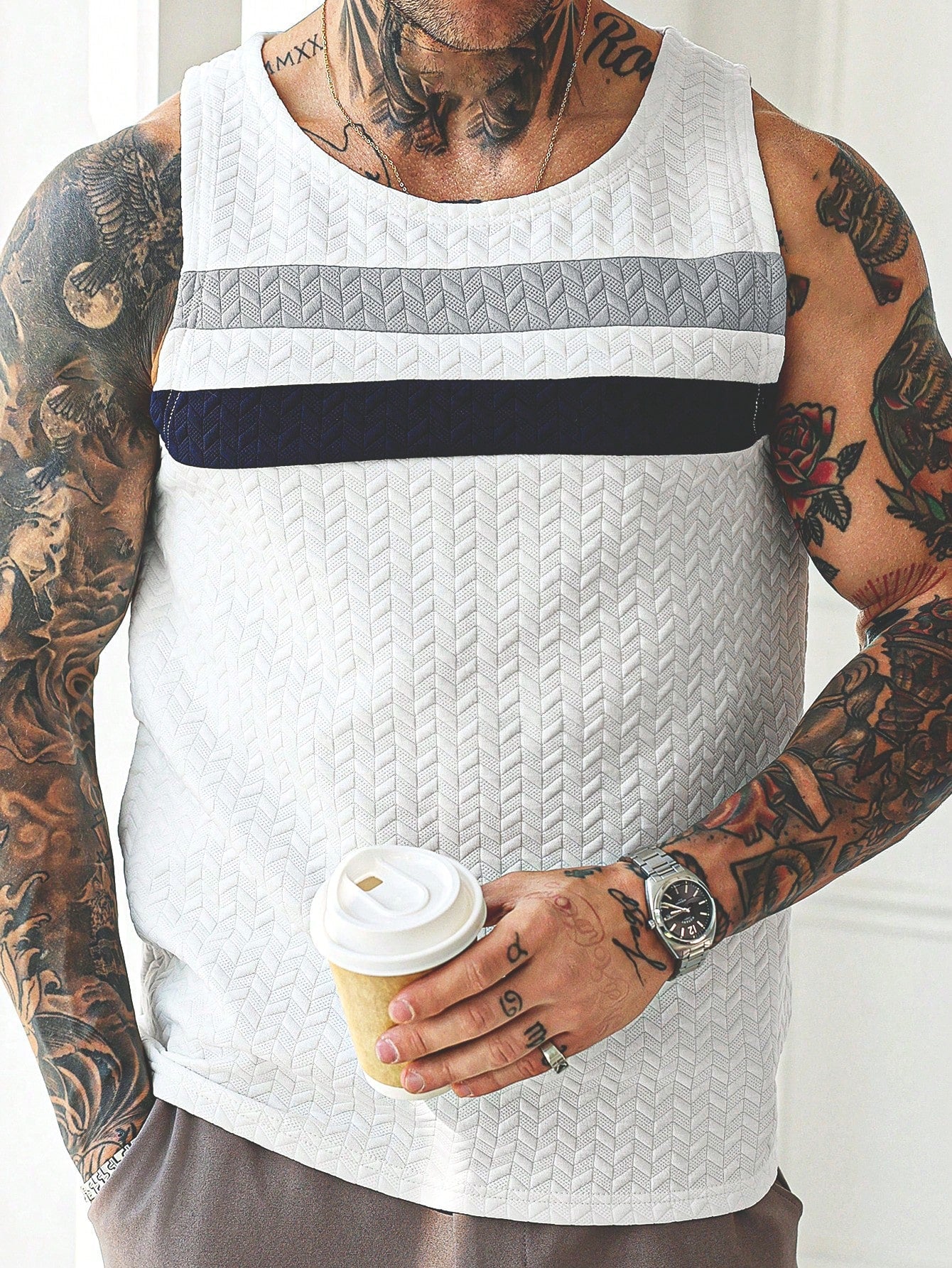 Camiseta Regata Masculina Casual Listras Horizontais Textura Branco / PP Camiseta Regata Masculina Casual Listras