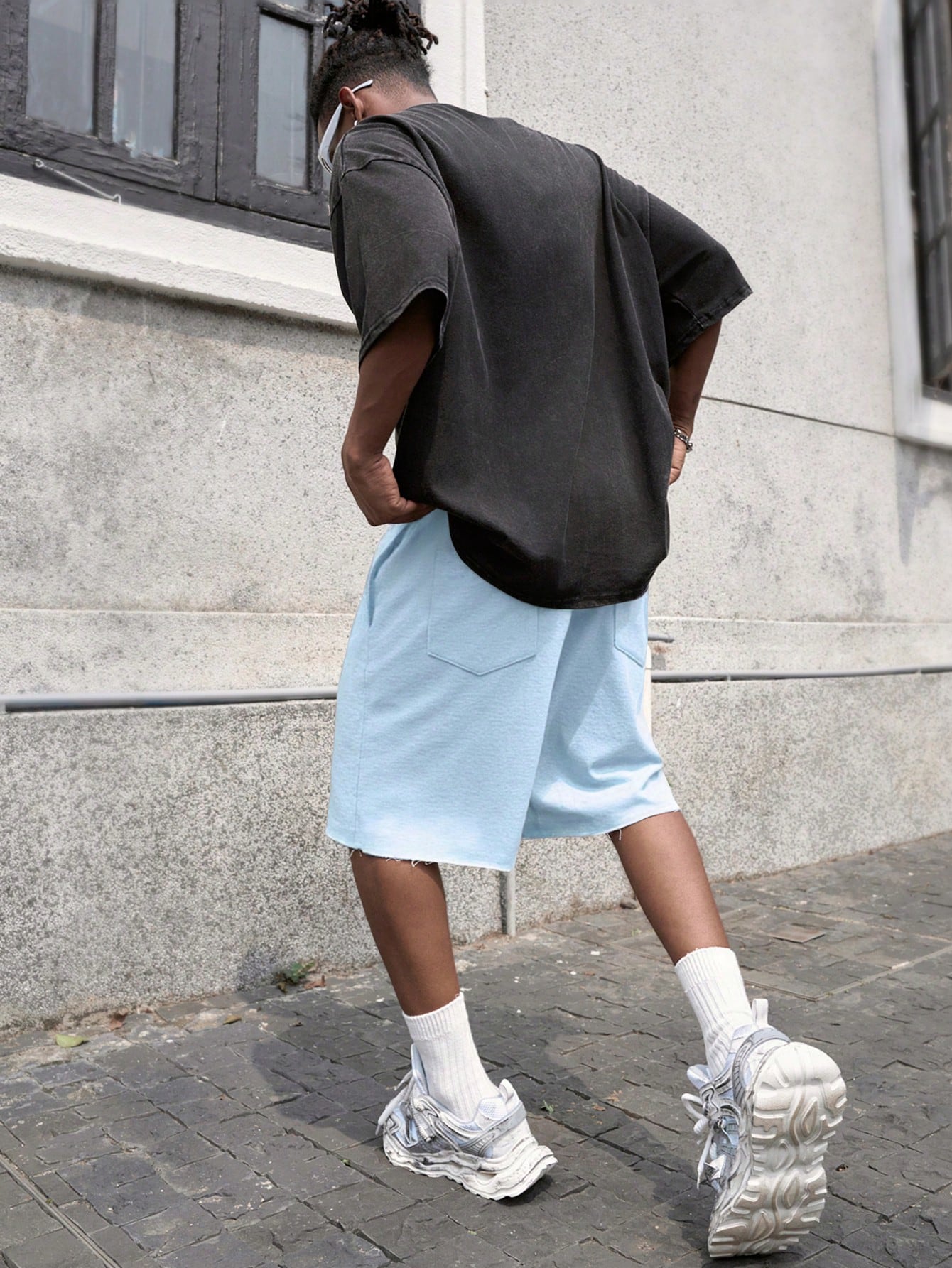 Shorts Masculino Moletom Com Cós Elástico E Cordão Ajustável Shorts Masculino Moletom Com Cós Elástico E Cordão