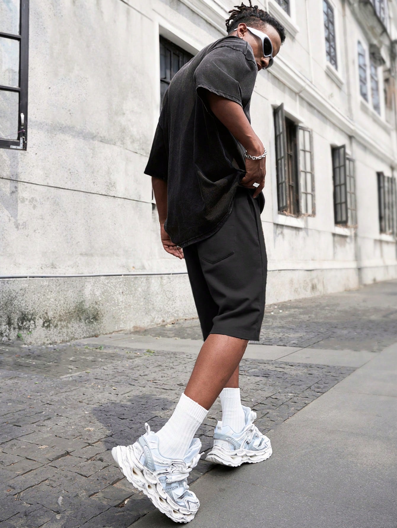 Shorts Masculino Moletom Com Cós Elástico E Cordão Ajustável Shorts Masculino Moletom Com Cós Elástico E Cordão