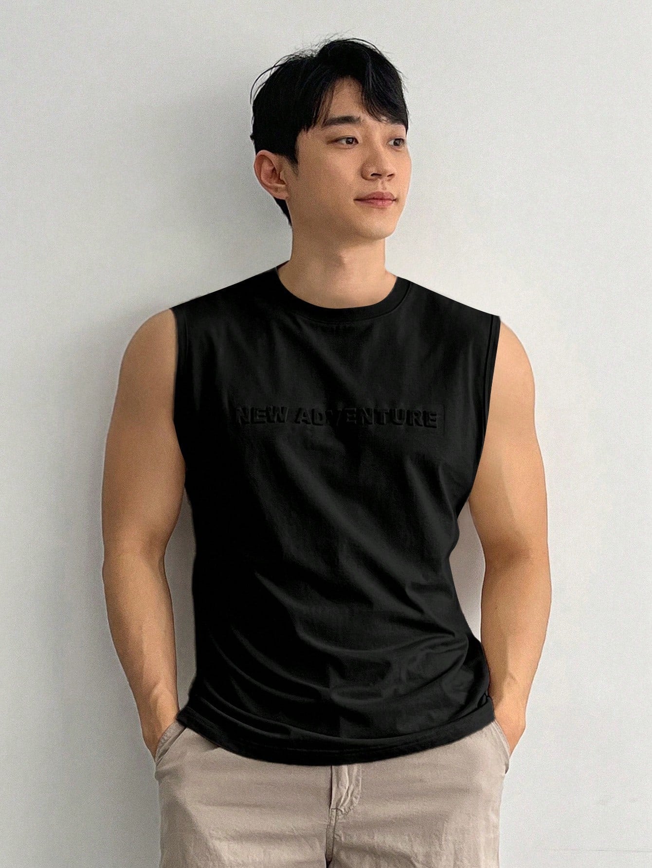 Camiseta Regata Masculina Estampa De Letras Gola Redonda Camiseta Regata Masculina Estampa De Letras Gola Redonda