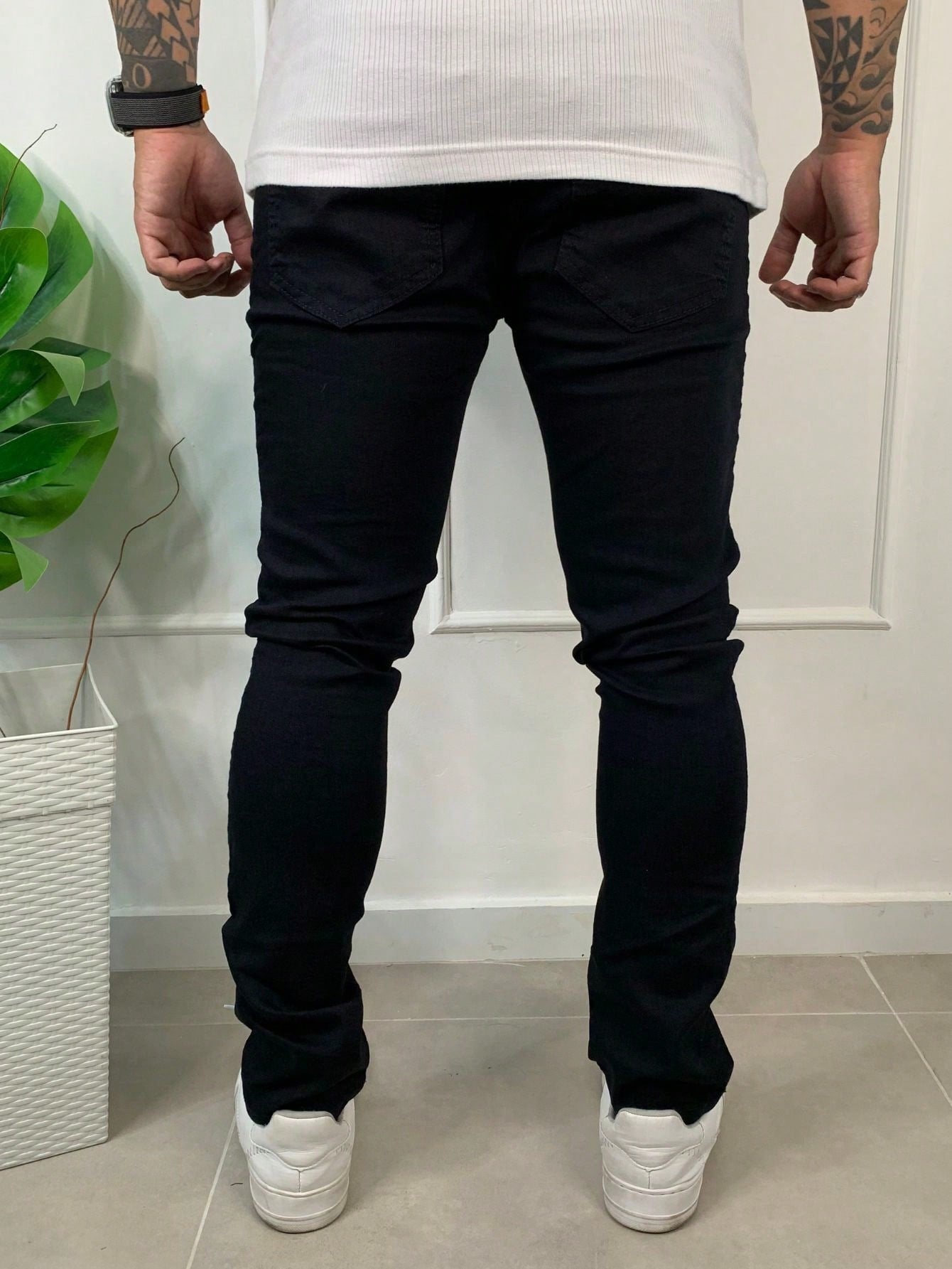 Calça Masculina Social Slim Fit Em Jeans Com Corte Ajustado Calça Masculina Social Slim Fit Em Jeans Com Corte Ajustado