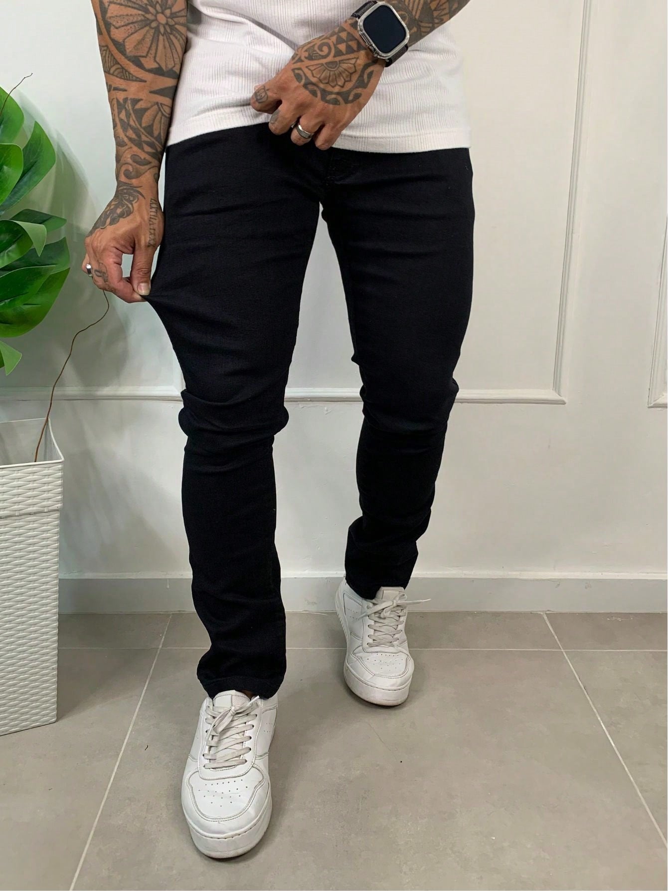 Calça Masculina Social Slim Fit Em Jeans Com Corte Ajustado Preto / PP Calça Masculina Social Slim Fit Em Jeans Com