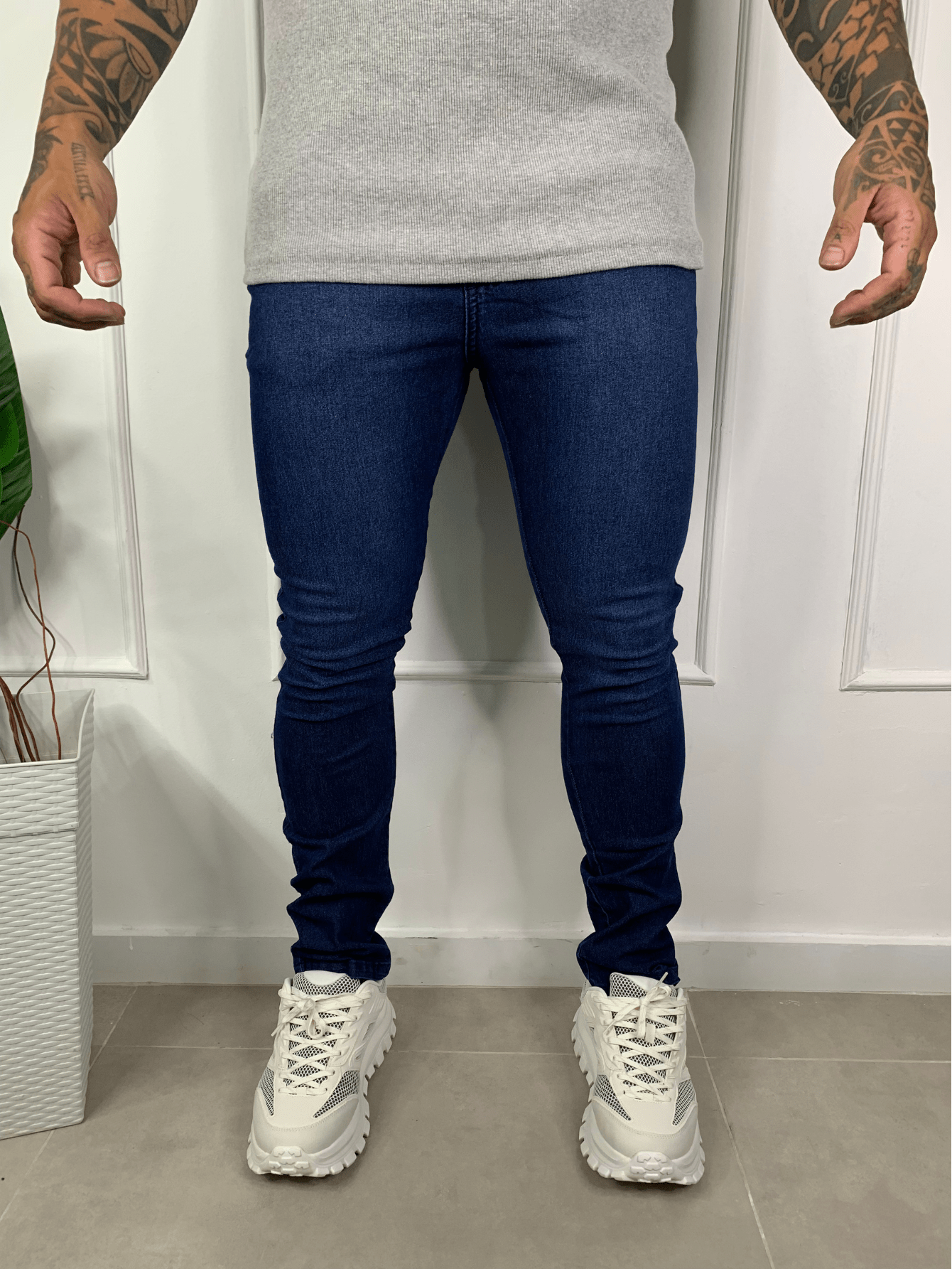 Calça Masculina Social Slim Fit Em Jeans Com Corte Ajustado Calça Masculina Social Slim Fit Em Jeans Com Corte Ajustado