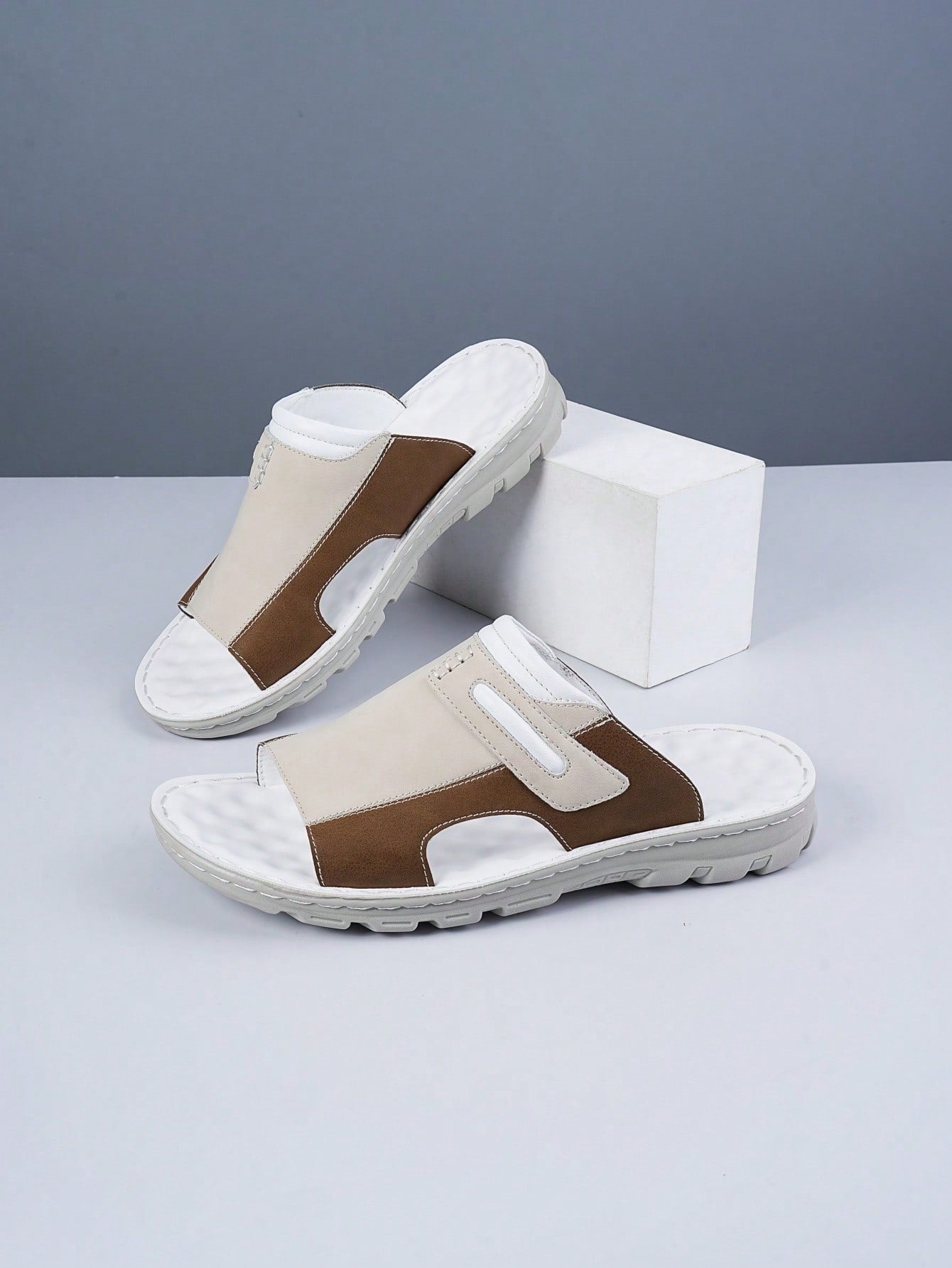 Chinelo Masculino Slide Retrô Leve Estilo Casual Verão Chinelo Masculino Slide Retrô Leve Estilo Casual Verão