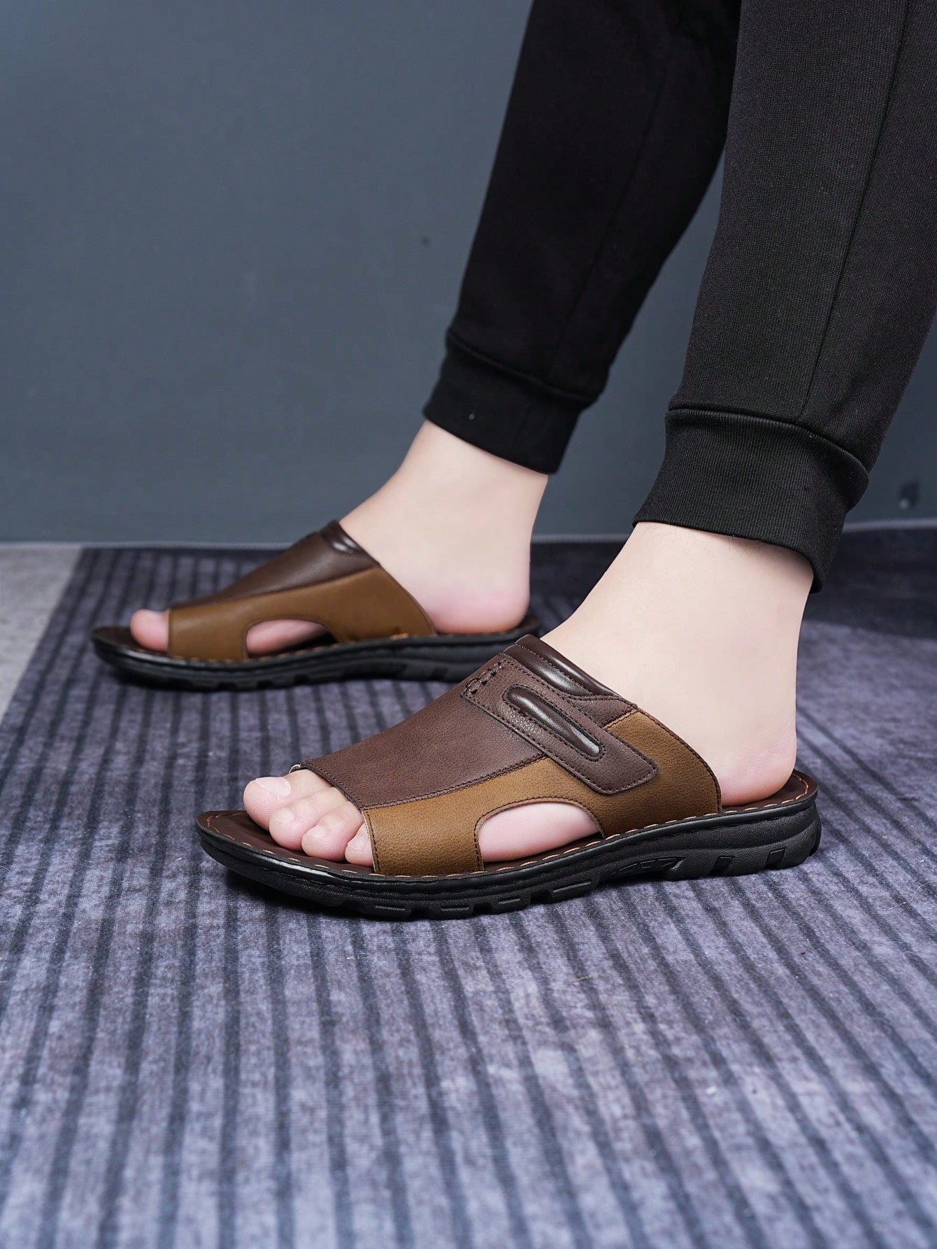 Chinelo Masculino Slide Retrô Leve Estilo Casual Verão Chinelo Masculino Slide Retrô Leve Estilo Casual Verão