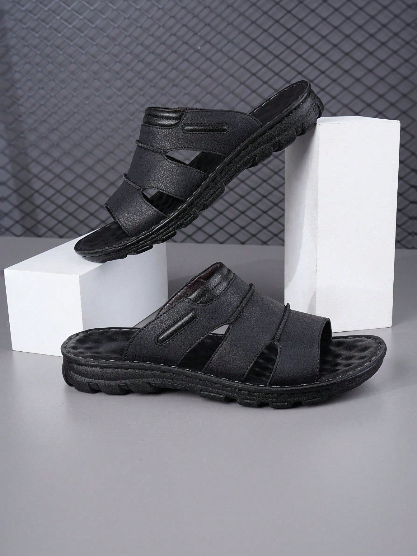 Chinelo Masculino Slide Confortável Solado Antiderrapante Chinelo Masculino Slide Confortável Solado Antiderrapante
