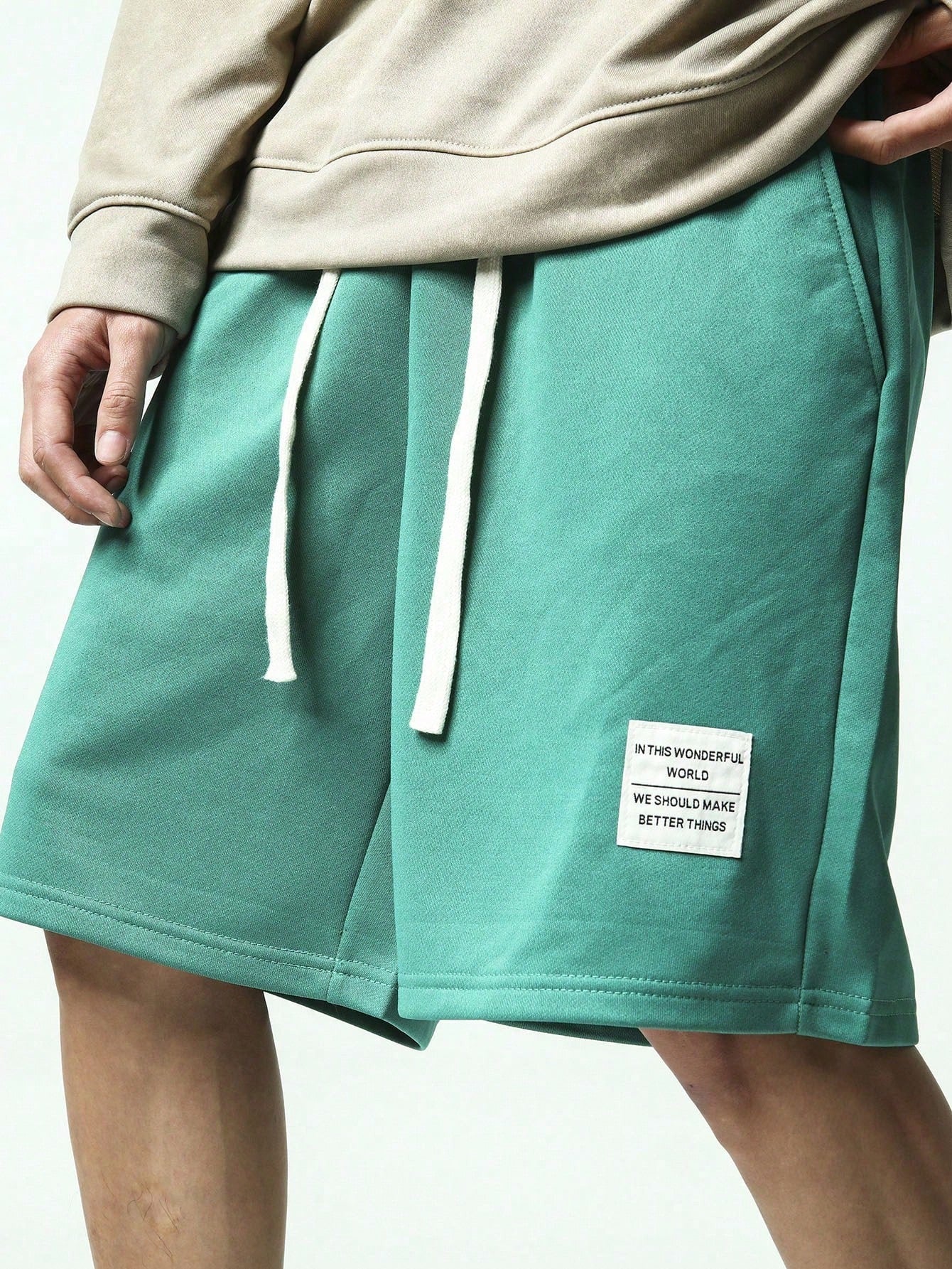 Shorts Masculino Oversized Detalhes Bordados E Cintura Ajustável Verde / PP Shorts Masculino Oversized Detalhes