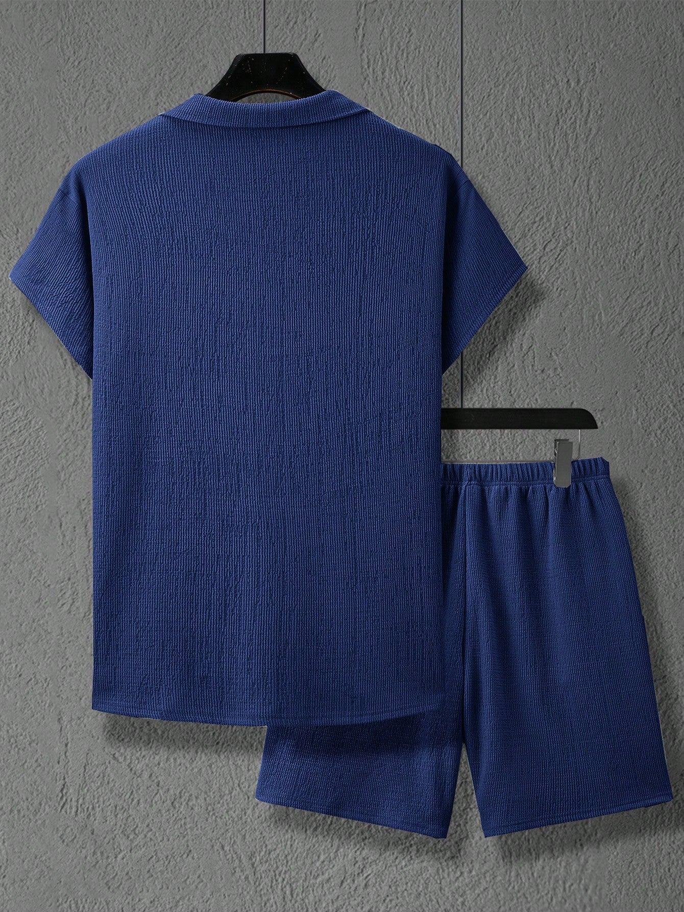 Conjunto Masculino Camisa Assimétrica E Shorts Modelagem Solta Conjunto Masculino Camisa Assimétrica E Shorts Modelagem