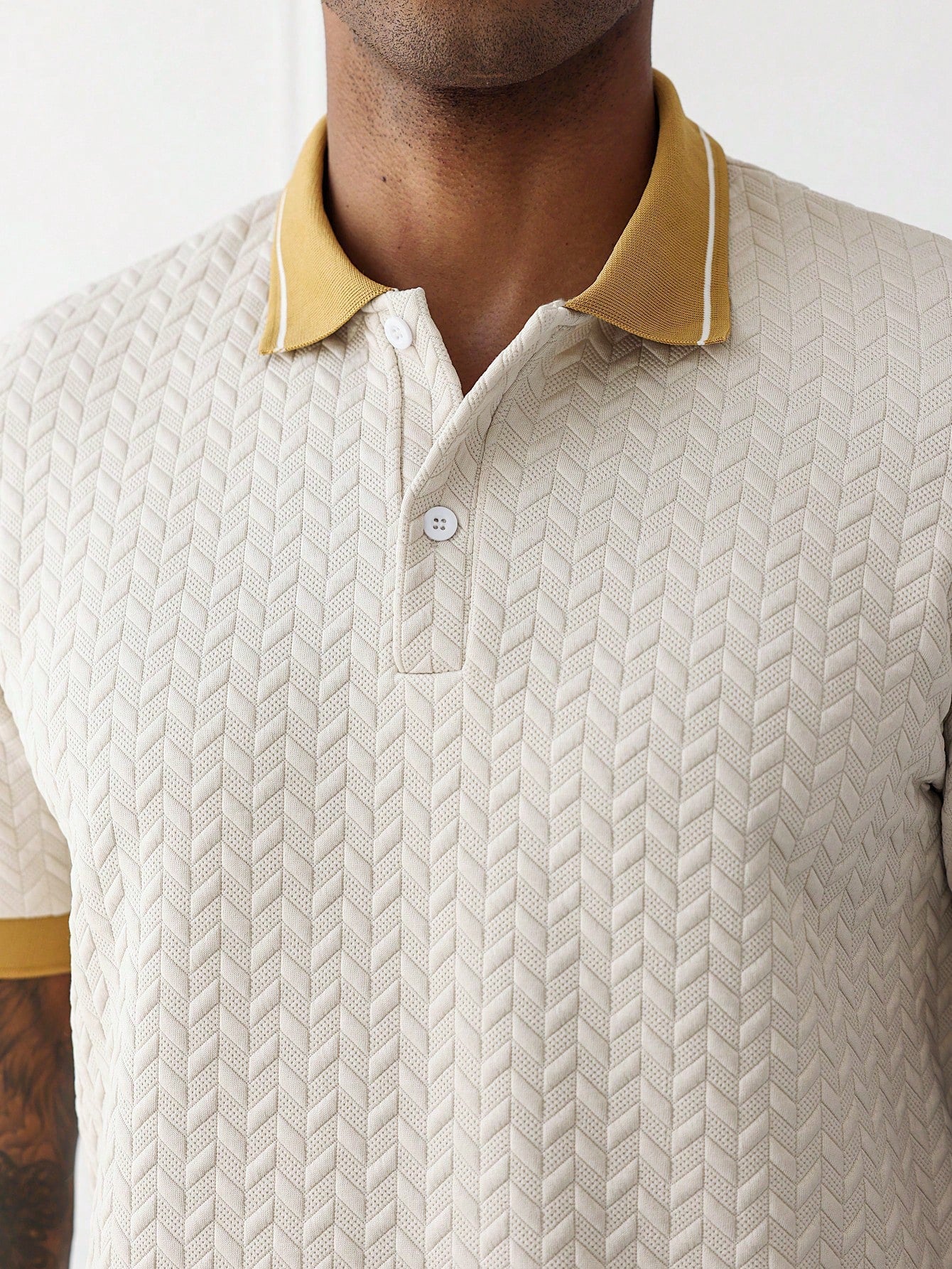 Camisa Polo Masculina Trama Relevante Gola Estilizada Camisa Polo Masculina Trama Relevante Gola Estilizada